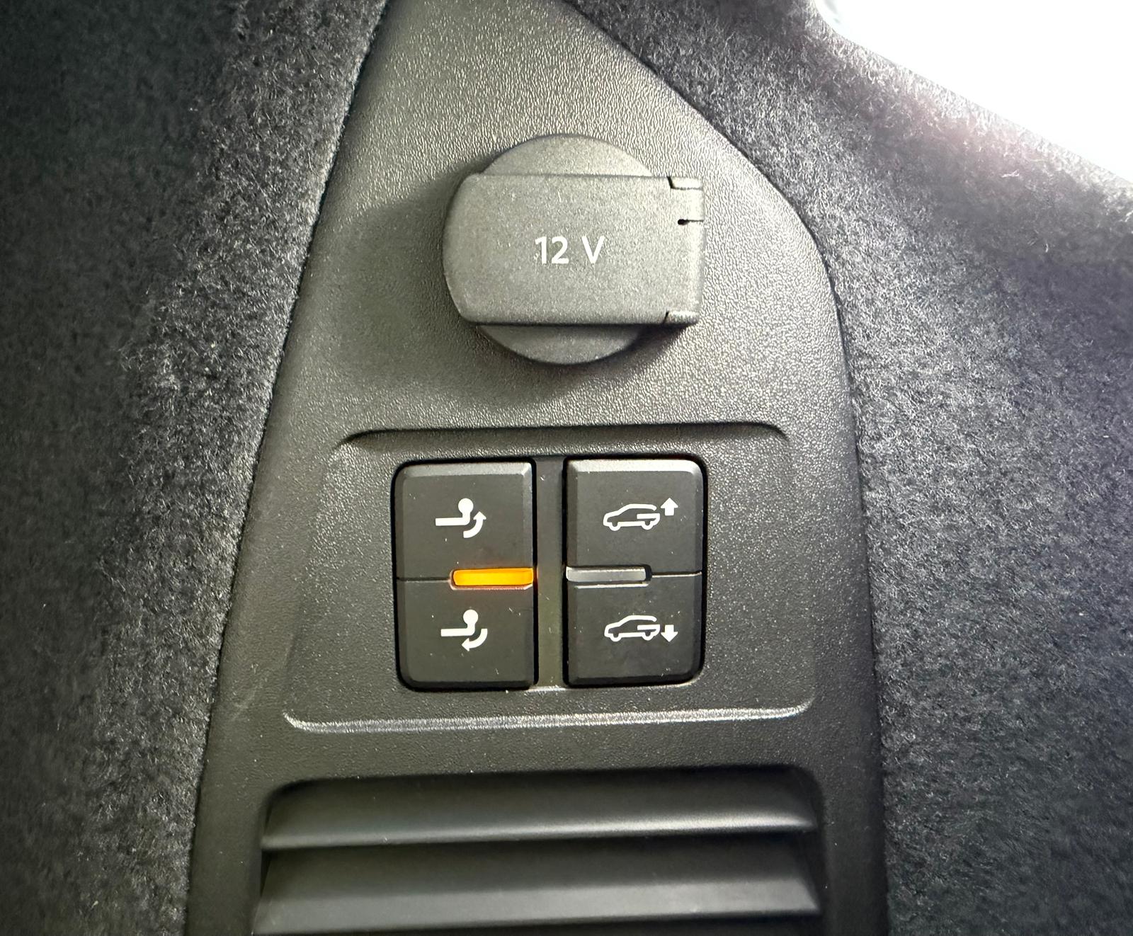 VW Touareg 3.0 TSI R eHybrid Tiptronic-image-15