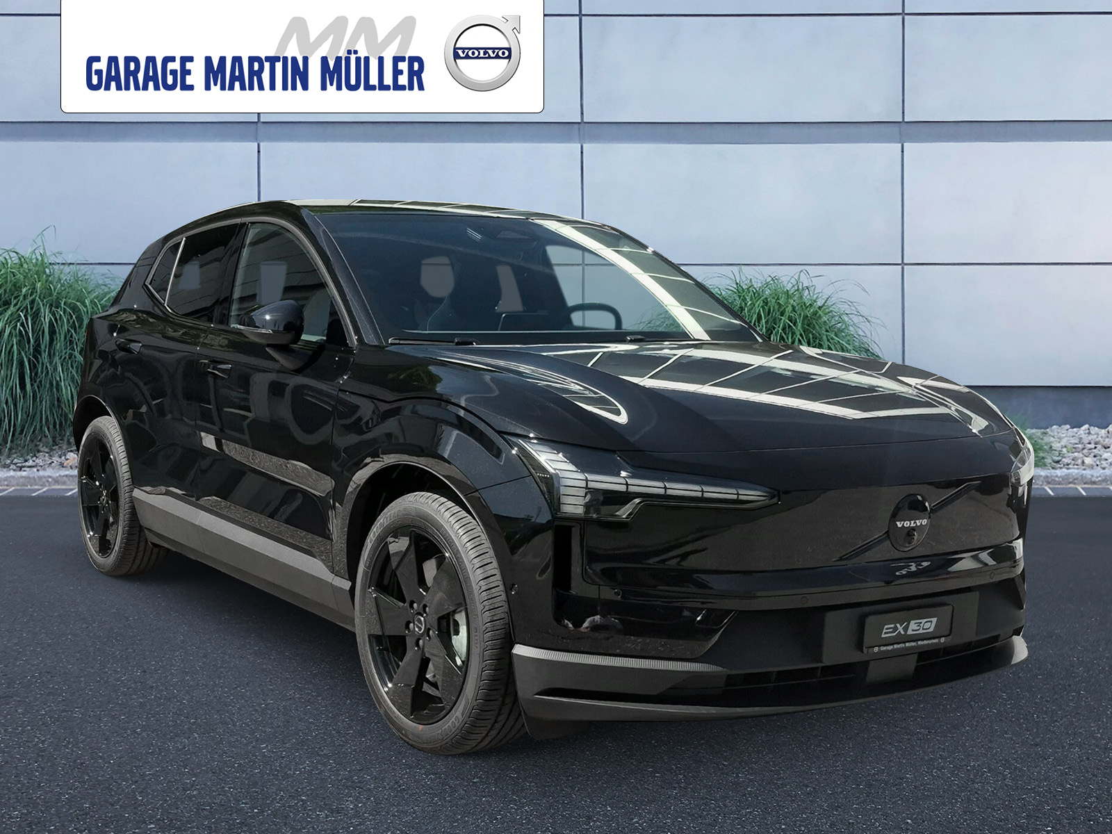VOLVO EX 30 E60 Twin Ultra Performance Swiss Black Edition AWD-image-6