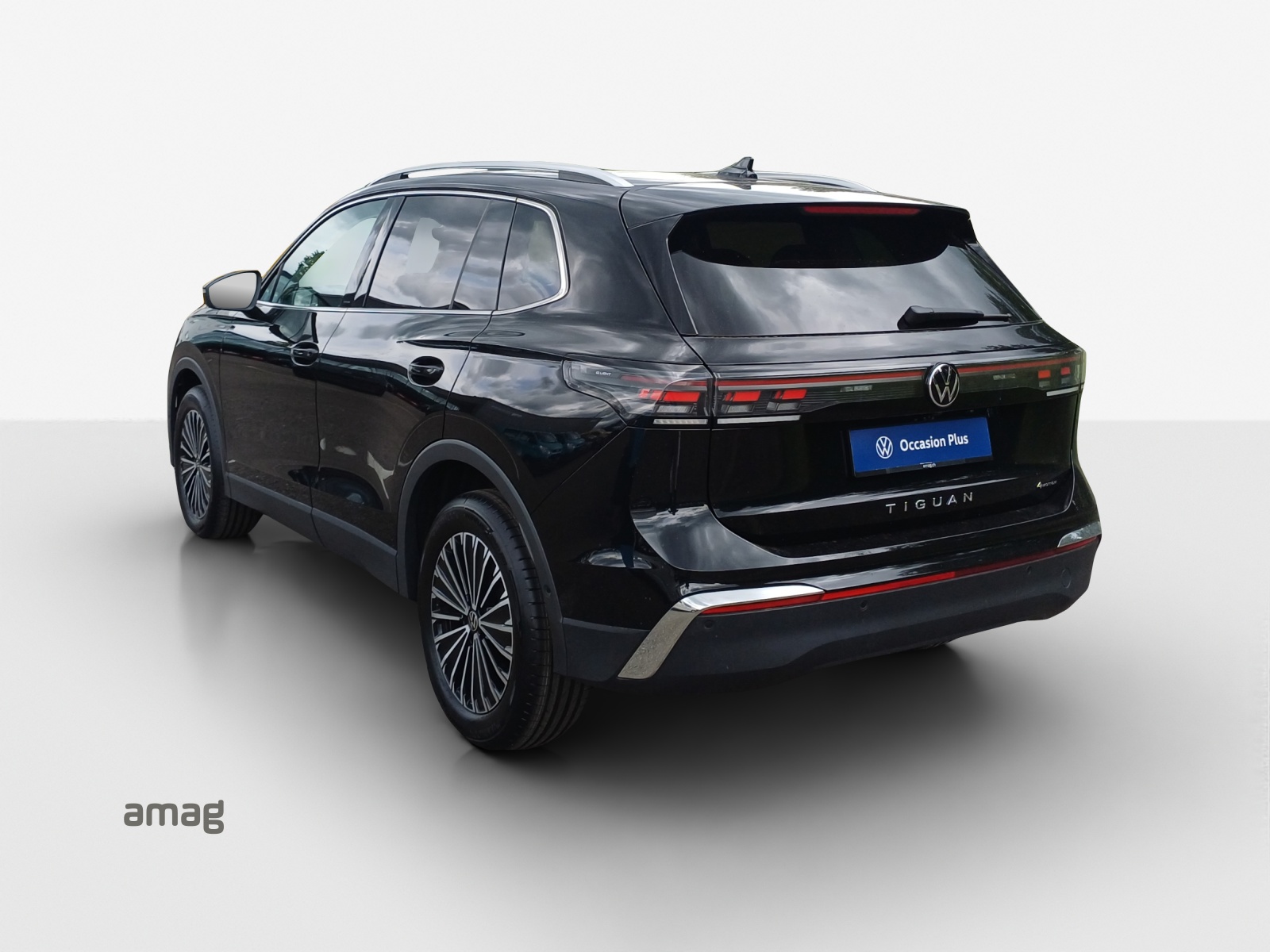 VW Tiguan 2.0 TSI DSG Elegance 4Motion-image-2