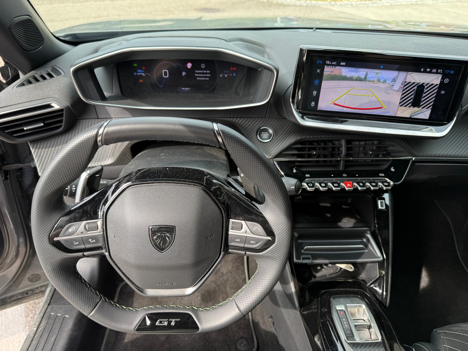 PEUGEOT 2008 1.2 145 MHEV GT-image-9