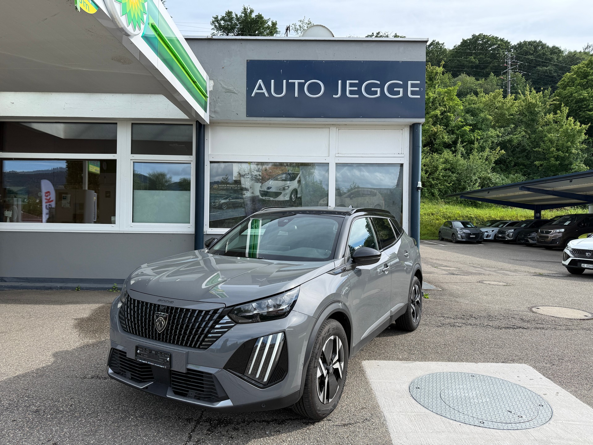 PEUGEOT 2008 1.2 145 MHEV GT