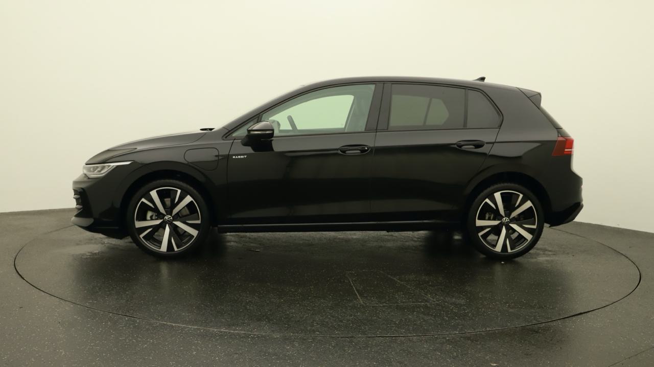 VW Golf VIII 1.5 TSI PHEV Limited-showroom-element-1