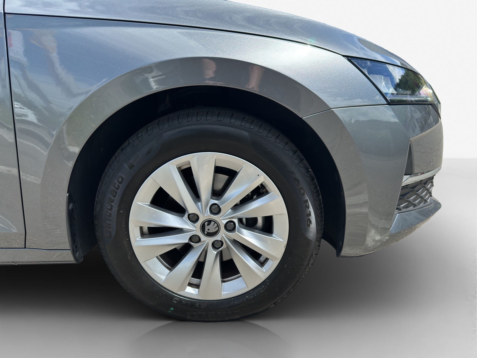 SKODA Octavia Combi 1.5 TSI mHEV DSG Dynamic-image-13