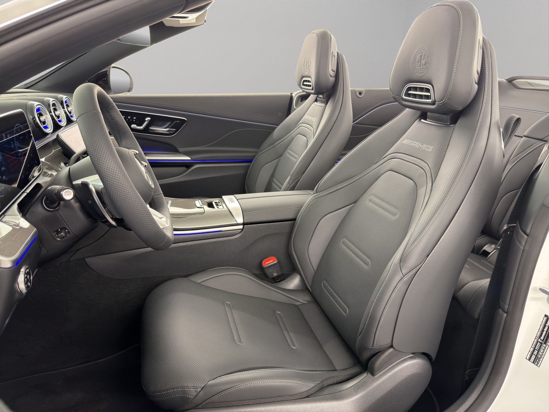 MERCEDES-BENZ CLE 53 AMG 4matic+ Cabriolet-image-9