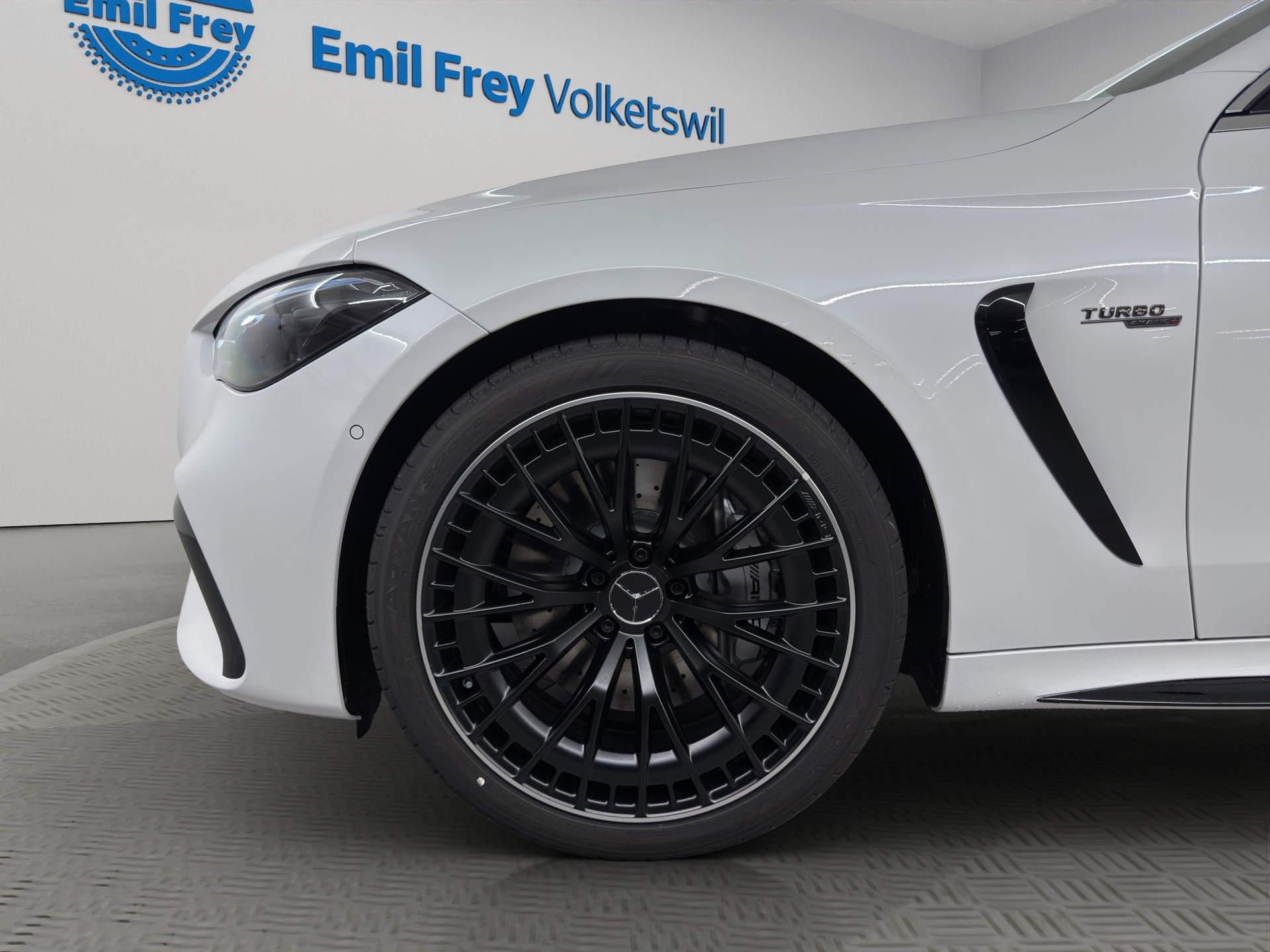MERCEDES-BENZ CLE 53 AMG 4matic+ Cabriolet-image-5