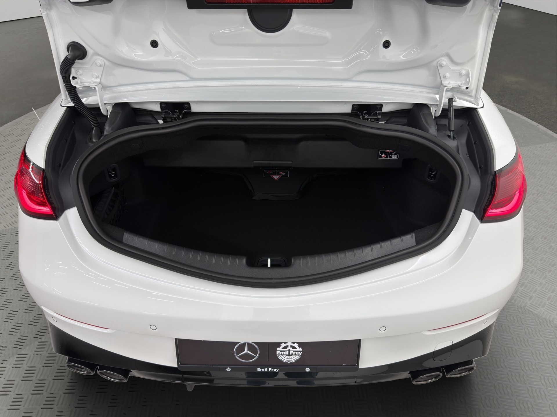 MERCEDES-BENZ CLE 53 AMG 4matic+ Cabriolet-image-7