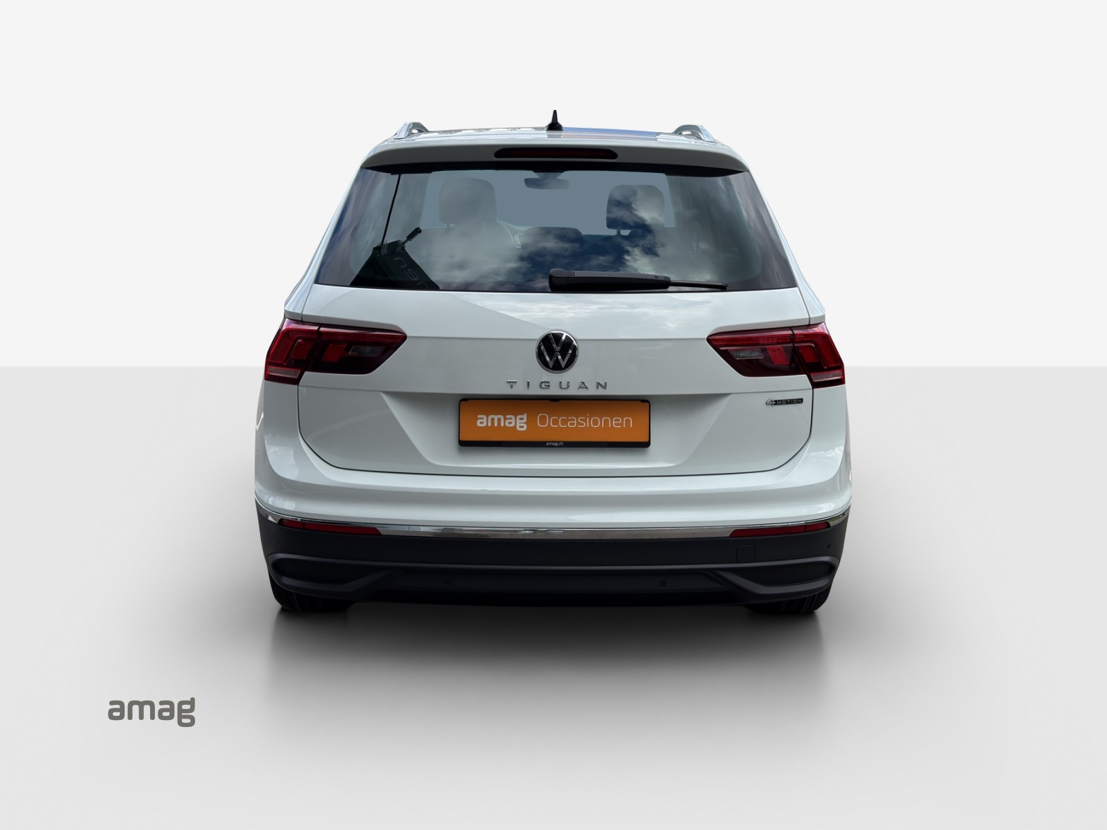 VW Tiguan 2.0 TDI SCR Life 4Motion DSG-image-3