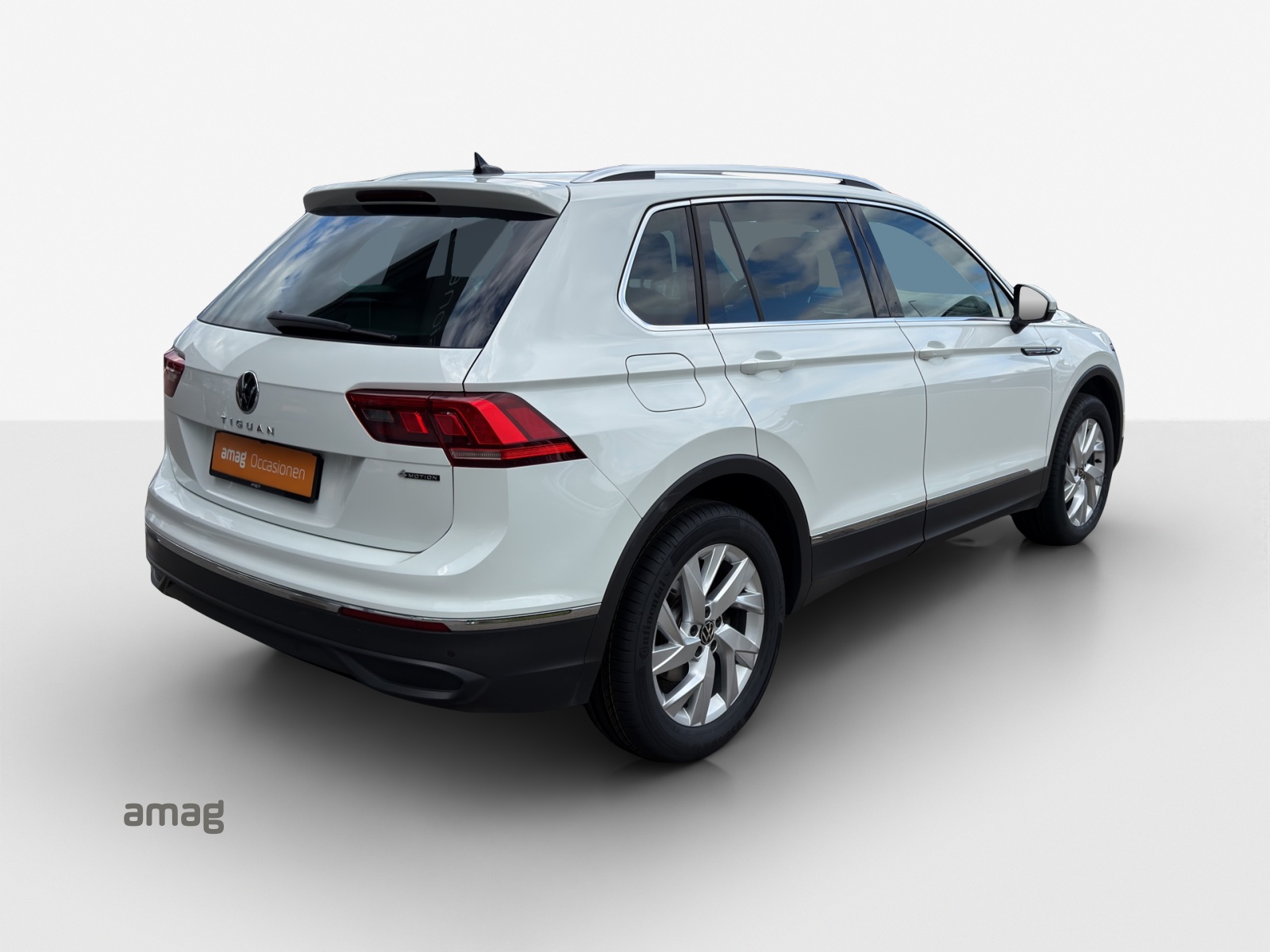 VW Tiguan 2.0 TDI SCR Life 4Motion DSG-image-4
