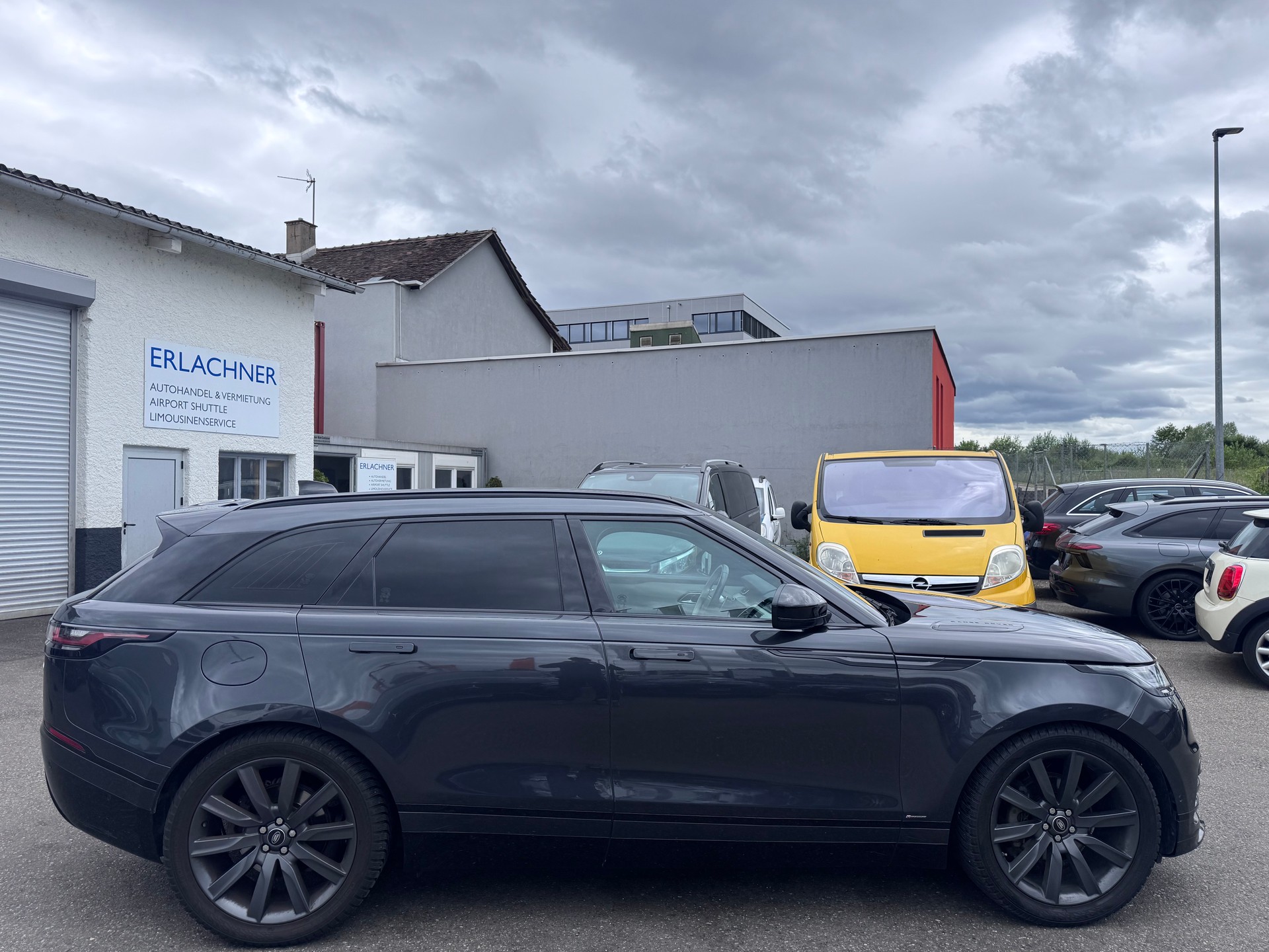 LAND ROVER Range Rover Velar D 240 Automatic-image-5