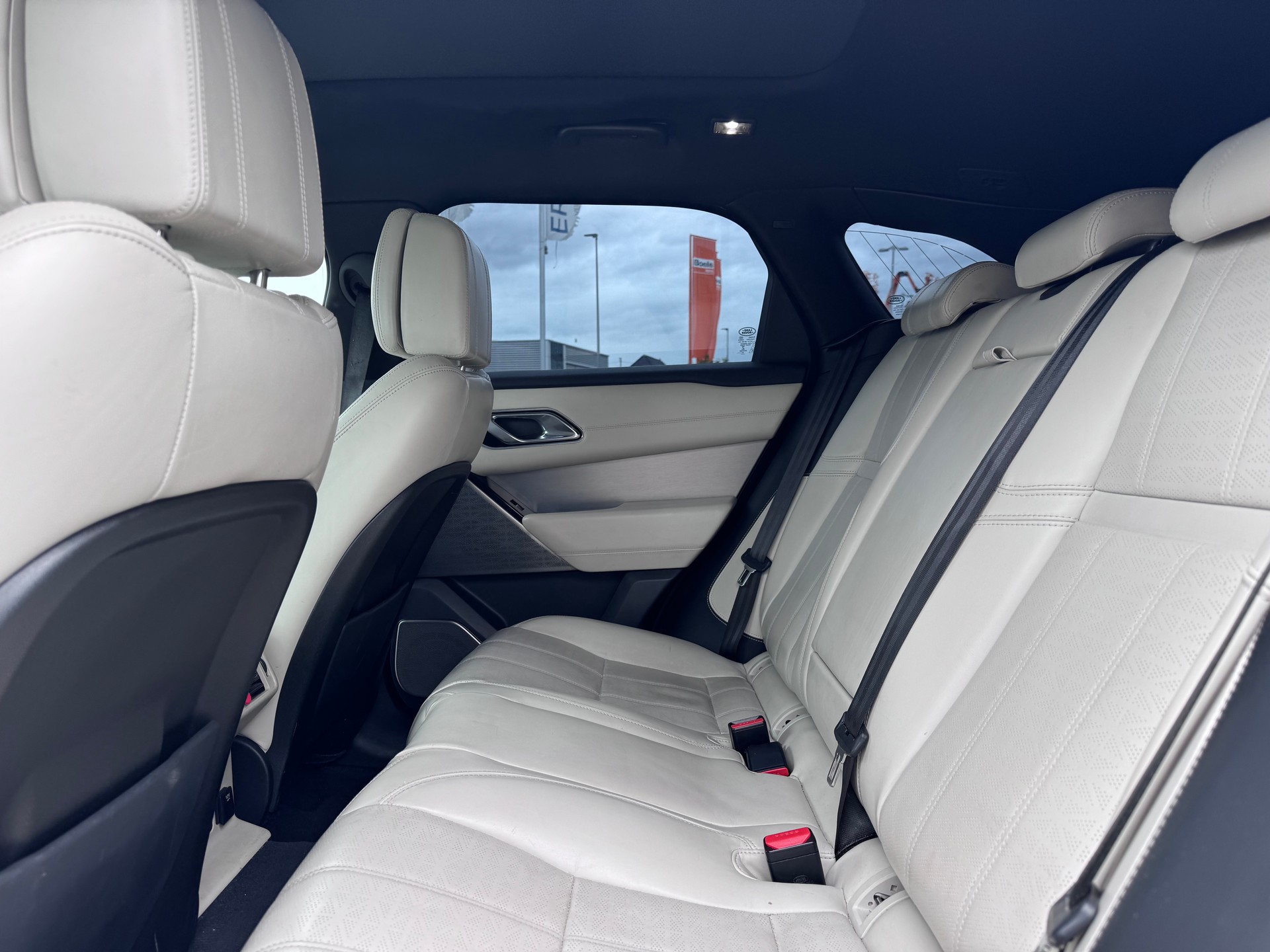 LAND ROVER Range Rover Velar D 240 Automatic-image-6