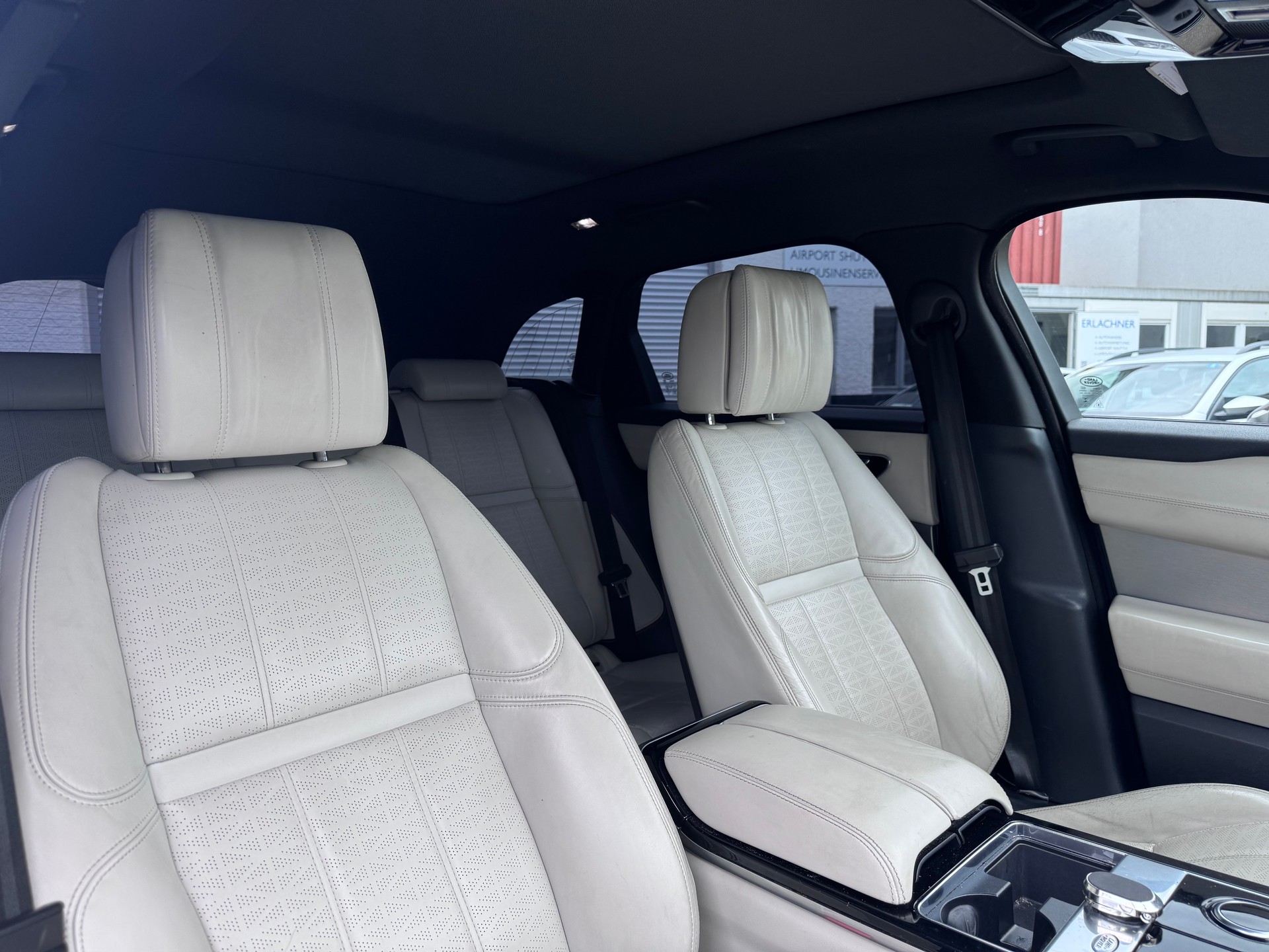 LAND ROVER Range Rover Velar D 240 Automatic-image-13