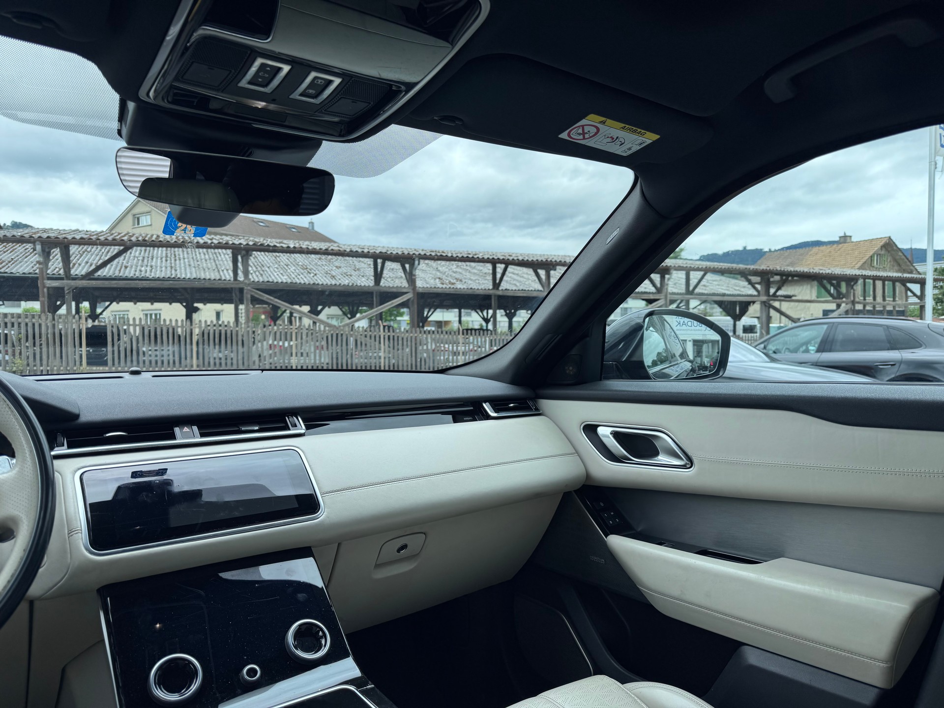 LAND ROVER Range Rover Velar D 240 Automatic-image-10