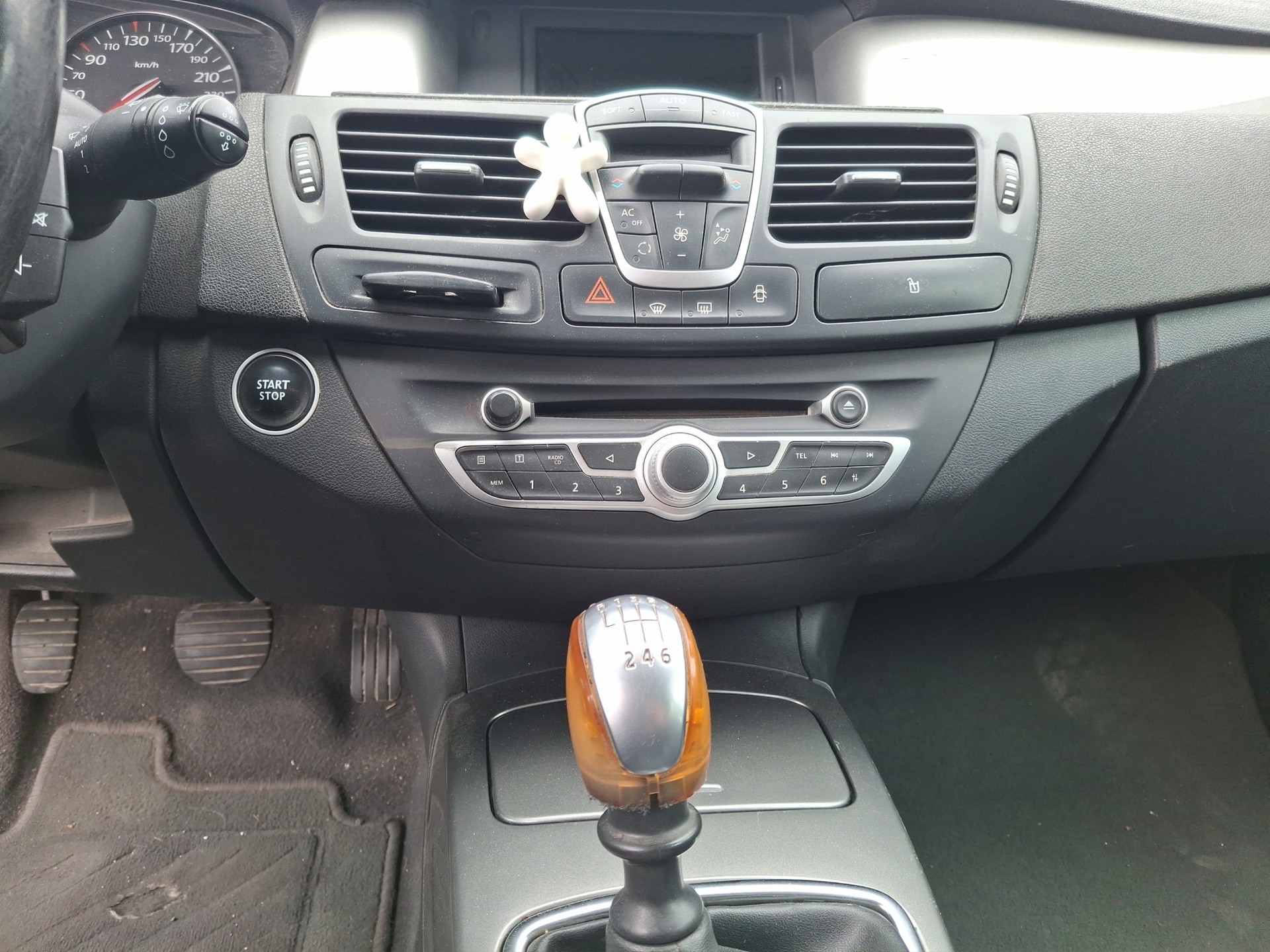 RENAULT Laguna Grandtour 1.5 dCi Dynamique-image-6