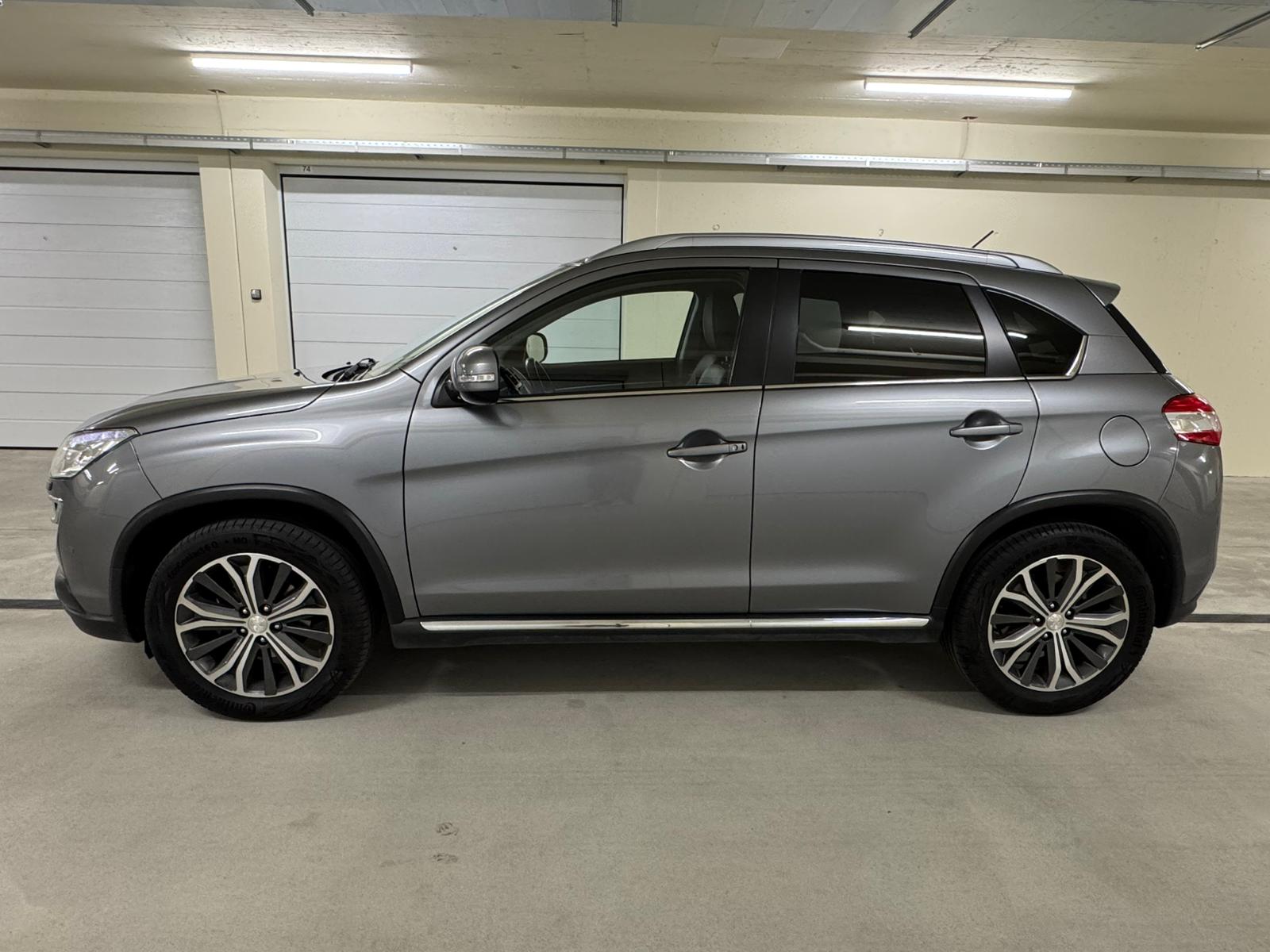 PEUGEOT 4008 1.8 HDi Allure 4WD-image-3
