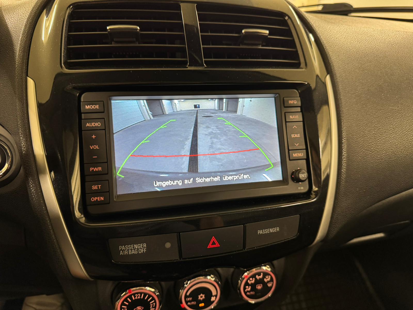 PEUGEOT 4008 1.8 HDi Allure 4WD-image-18