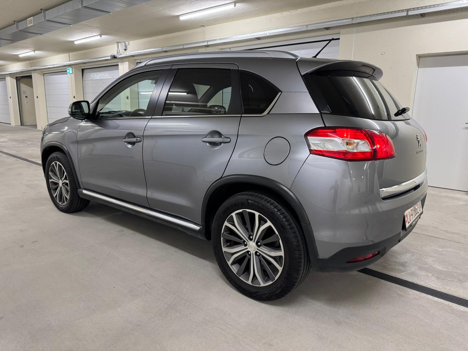PEUGEOT 4008 1.8 HDi Allure 4WD-image-4