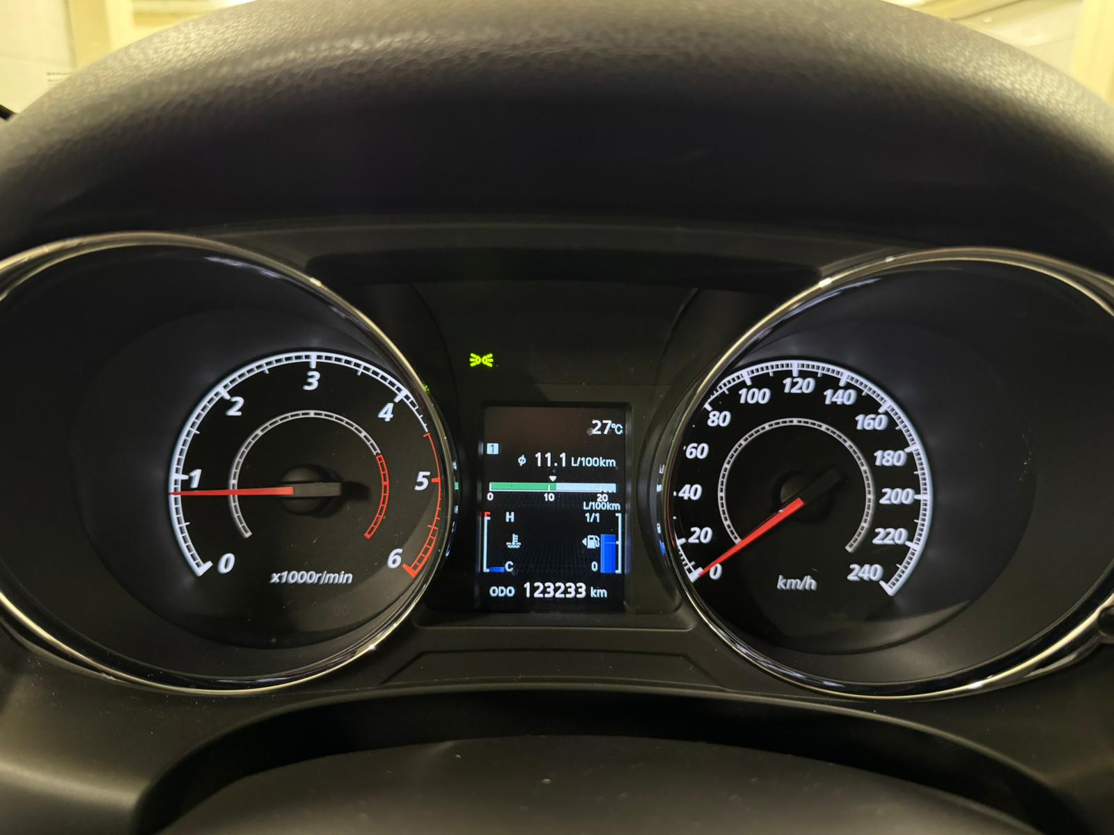 PEUGEOT 4008 1.8 HDi Allure 4WD-image-17