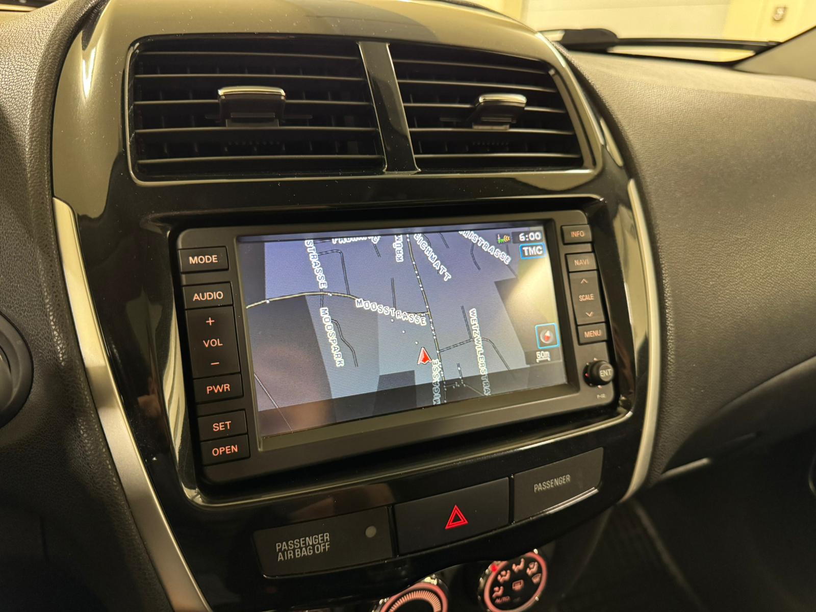 PEUGEOT 4008 1.8 HDi Allure 4WD-image-15