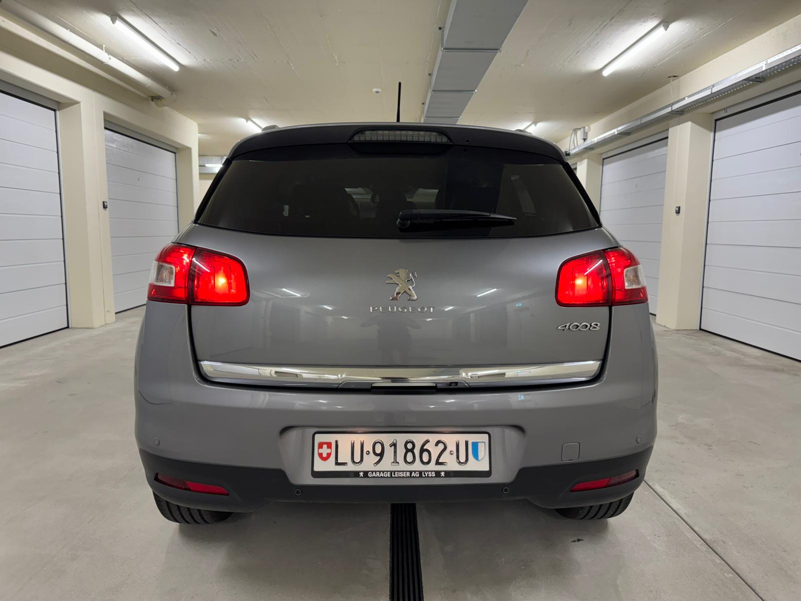 PEUGEOT 4008 1.8 HDi Allure 4WD-image-5