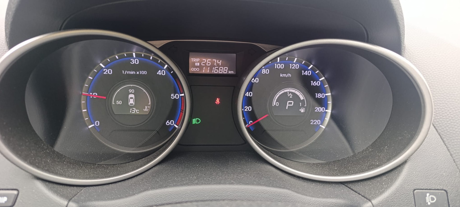 HYUNDAI iX 35 2.0 CRDi Style 4WD Automatic-image-5