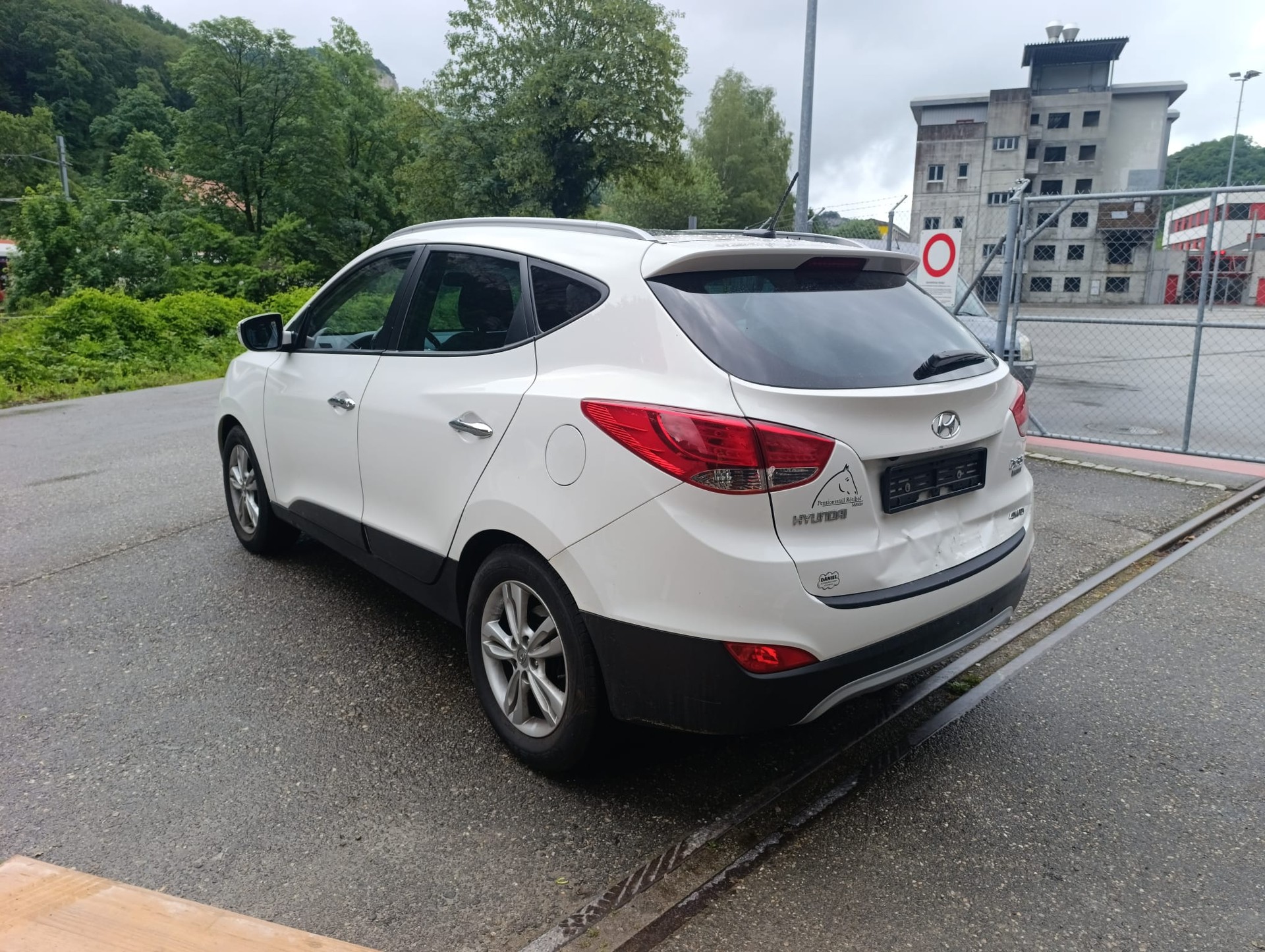 HYUNDAI iX 35 2.0 CRDi Style 4WD Automatic-image-3