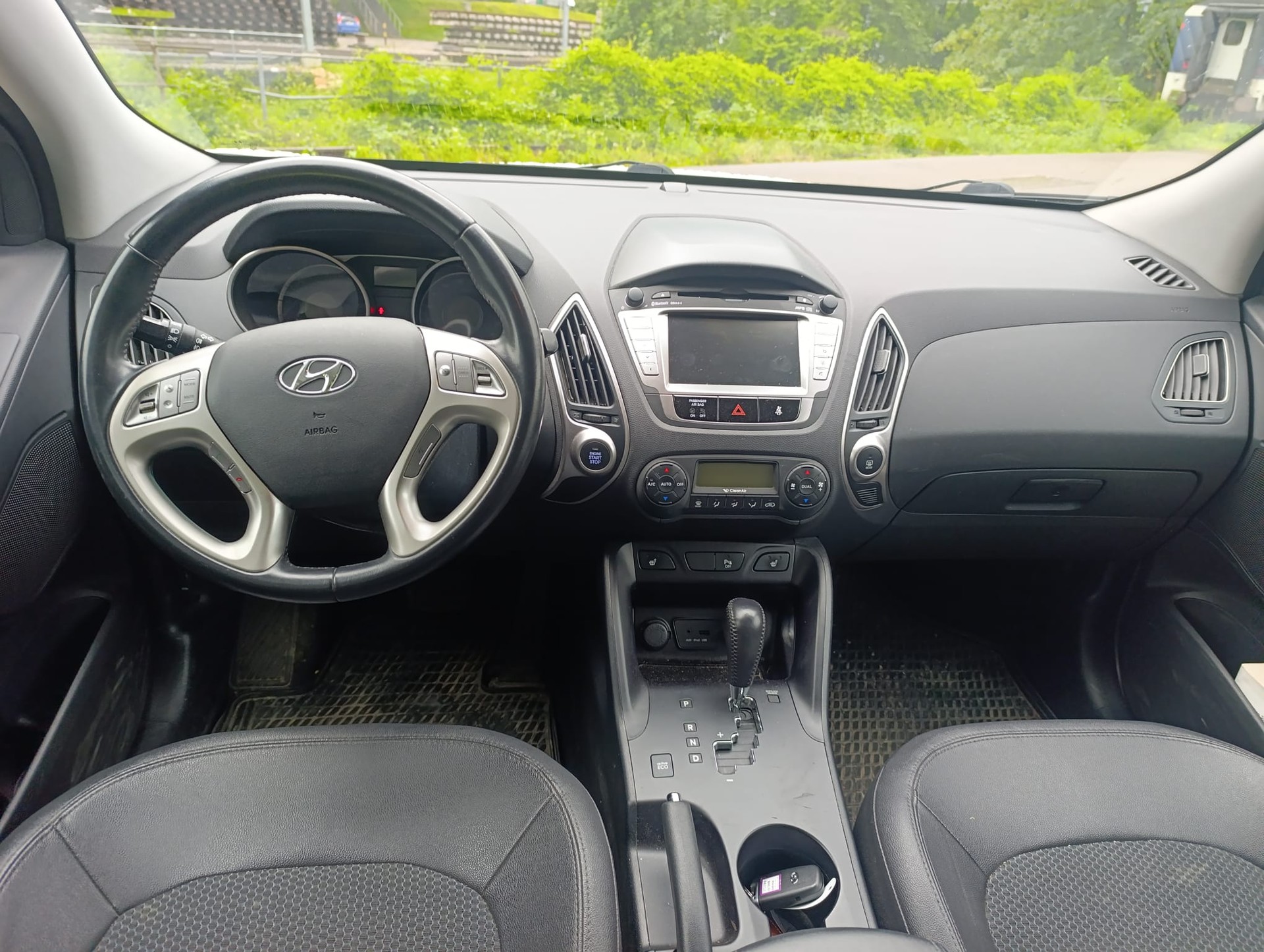 HYUNDAI iX 35 2.0 CRDi Style 4WD Automatic-image-9