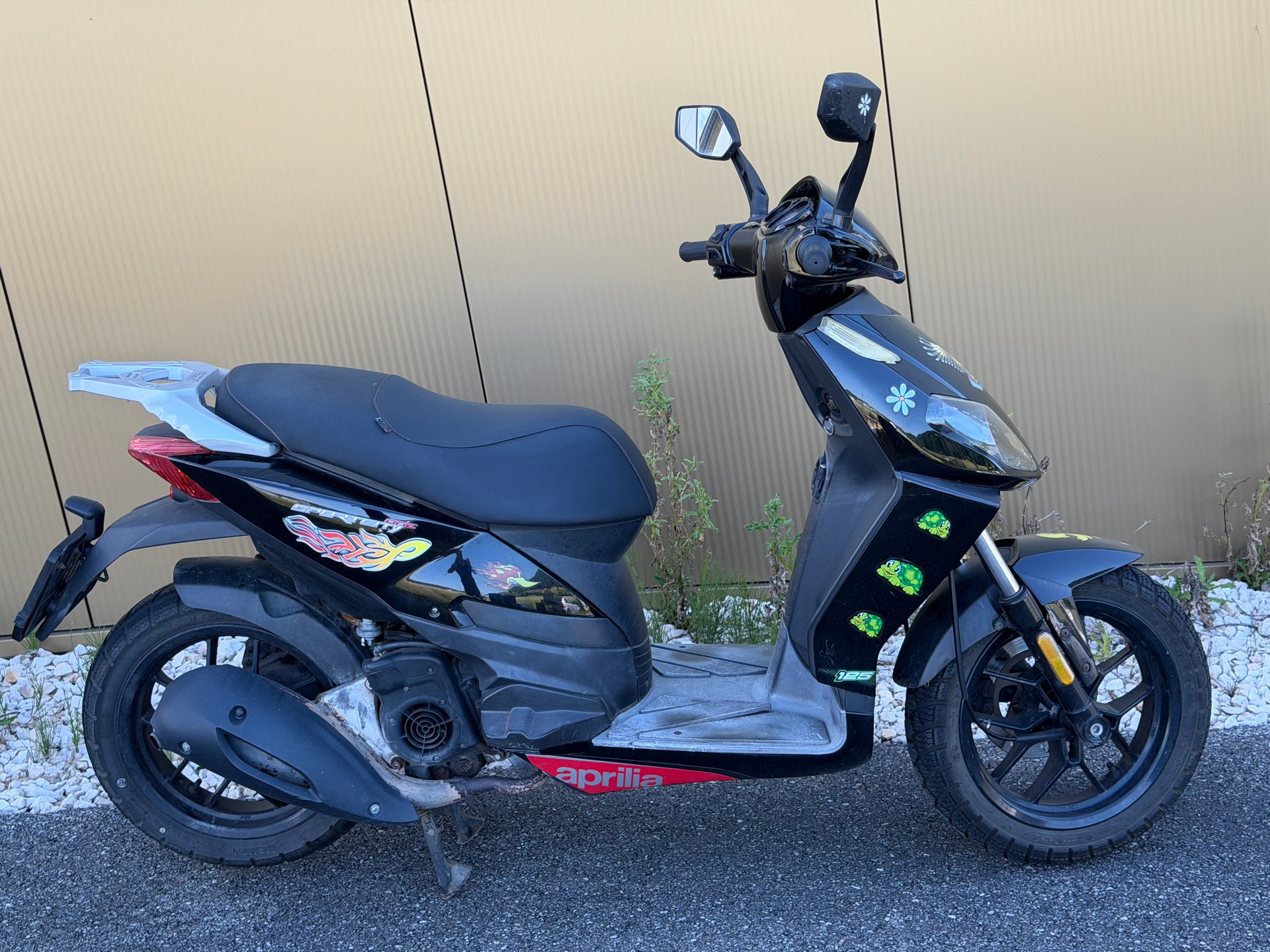APRILIA Sport City One 125-showroom-element-3
