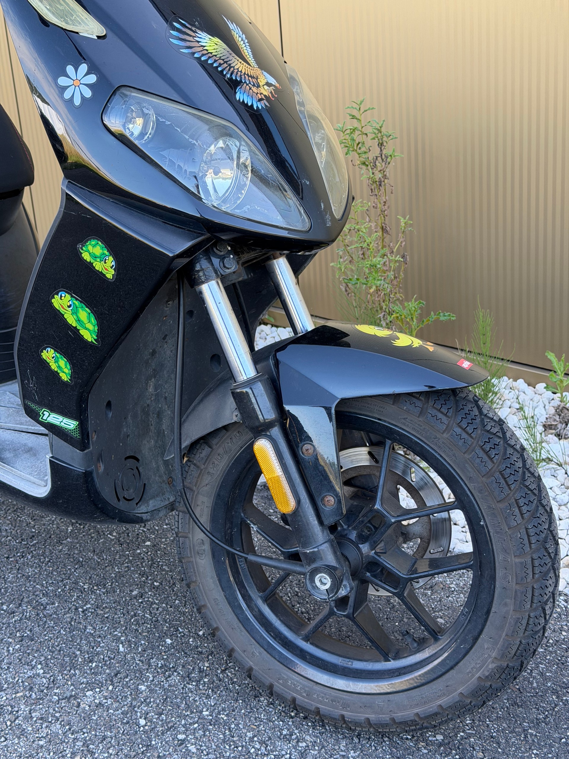 APRILIA Sport City One 125-showroom-element-1