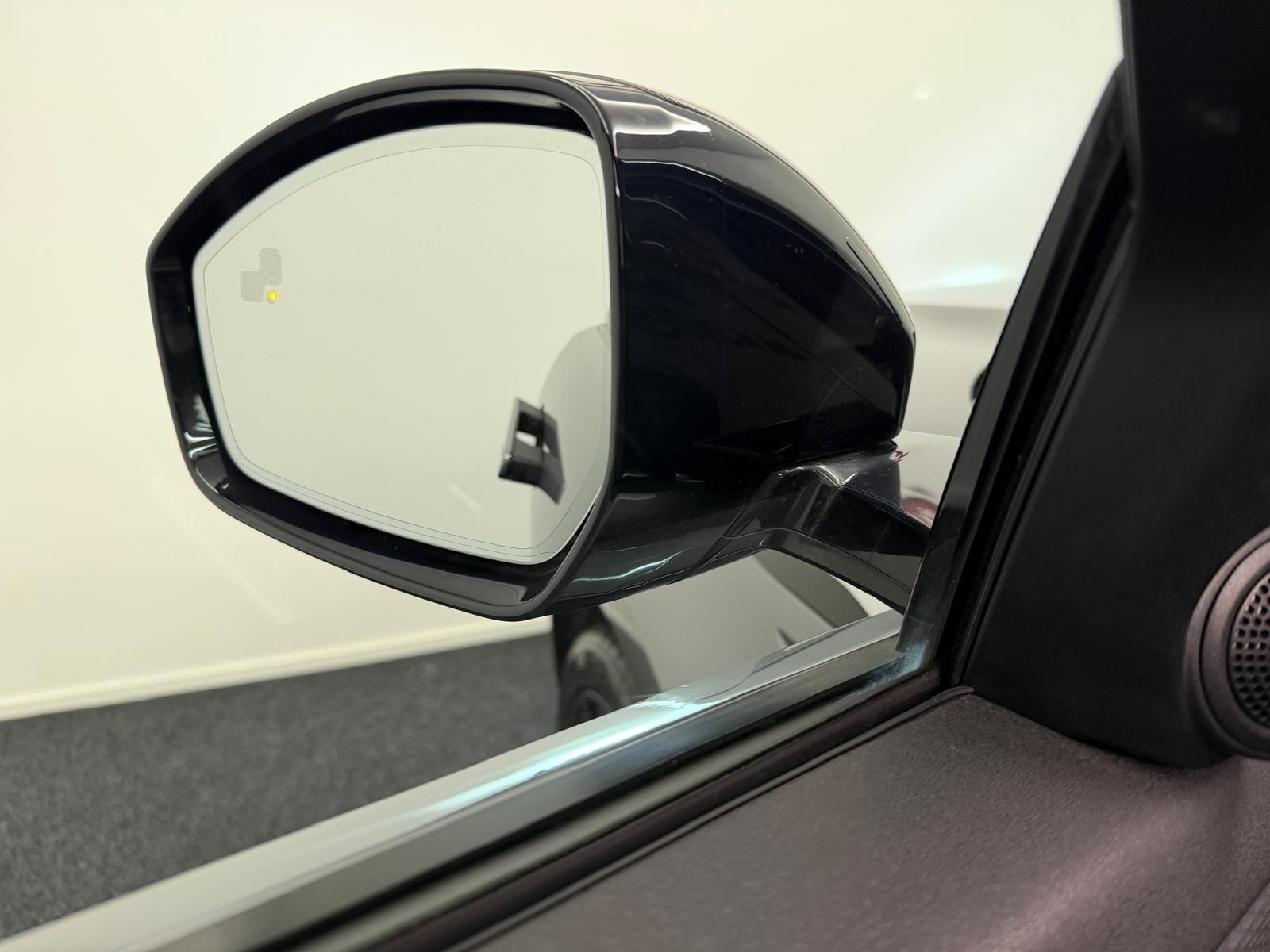 LAND ROVER Range Rover Evoque 1.5 T 300e S-image-15