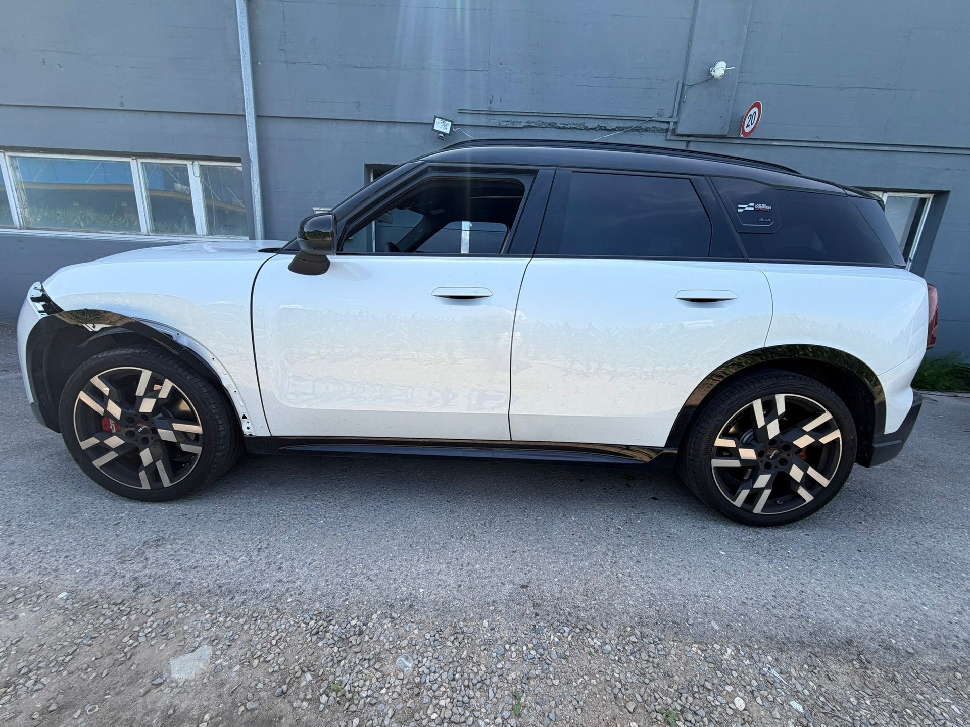 MINI U25 2.0i John Cooper Works ALL4-image-0