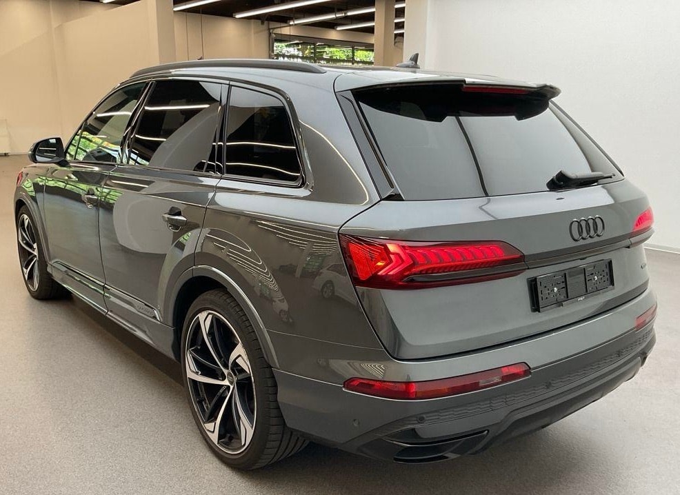 AUDI Q7 50 TDI quattro S Line tiptronic *CH-FAHRZEUG - 4 JAHRE GARANTIE - GRATIS SERVICE - 7 SITZE*-showroom-element-1