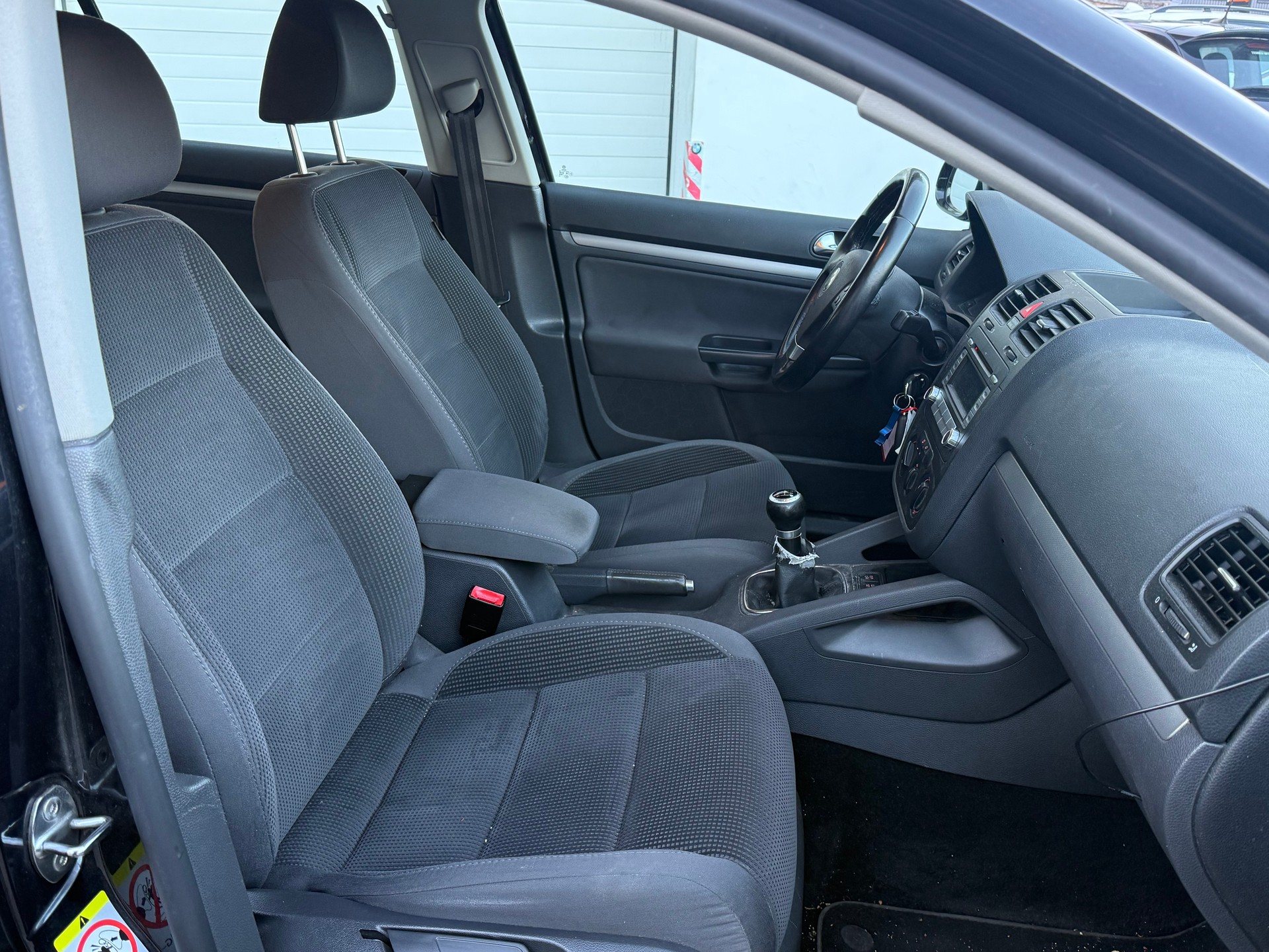 VW Golf Variant 1.9 TDI Trendline 4Motion-image-9