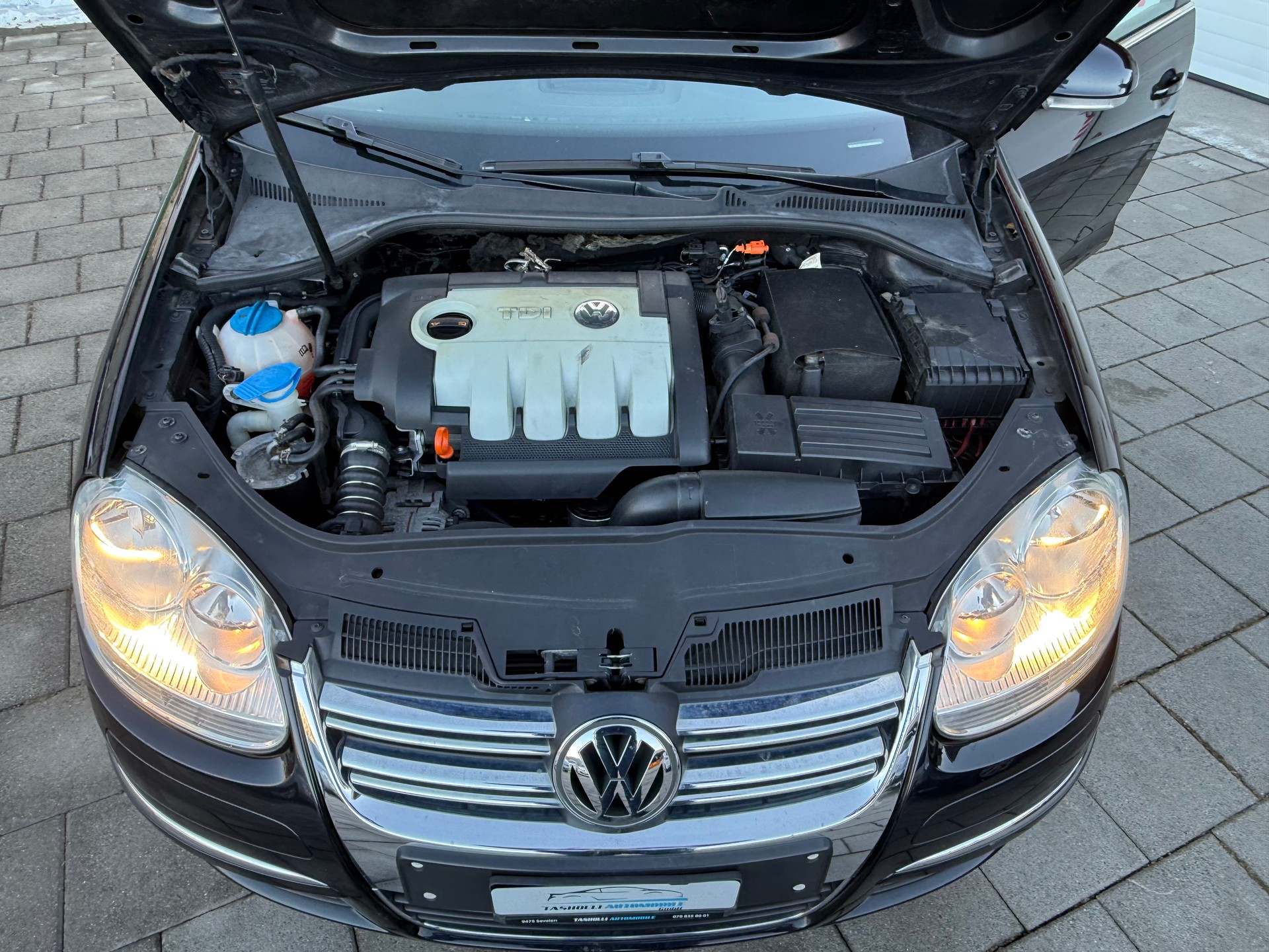 VW Golf Variant 1.9 TDI Trendline 4Motion-image-14