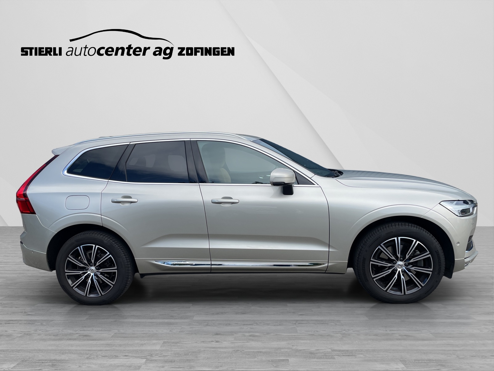 VOLVO XC60 2.0 D4 Inscription AWD-image-3