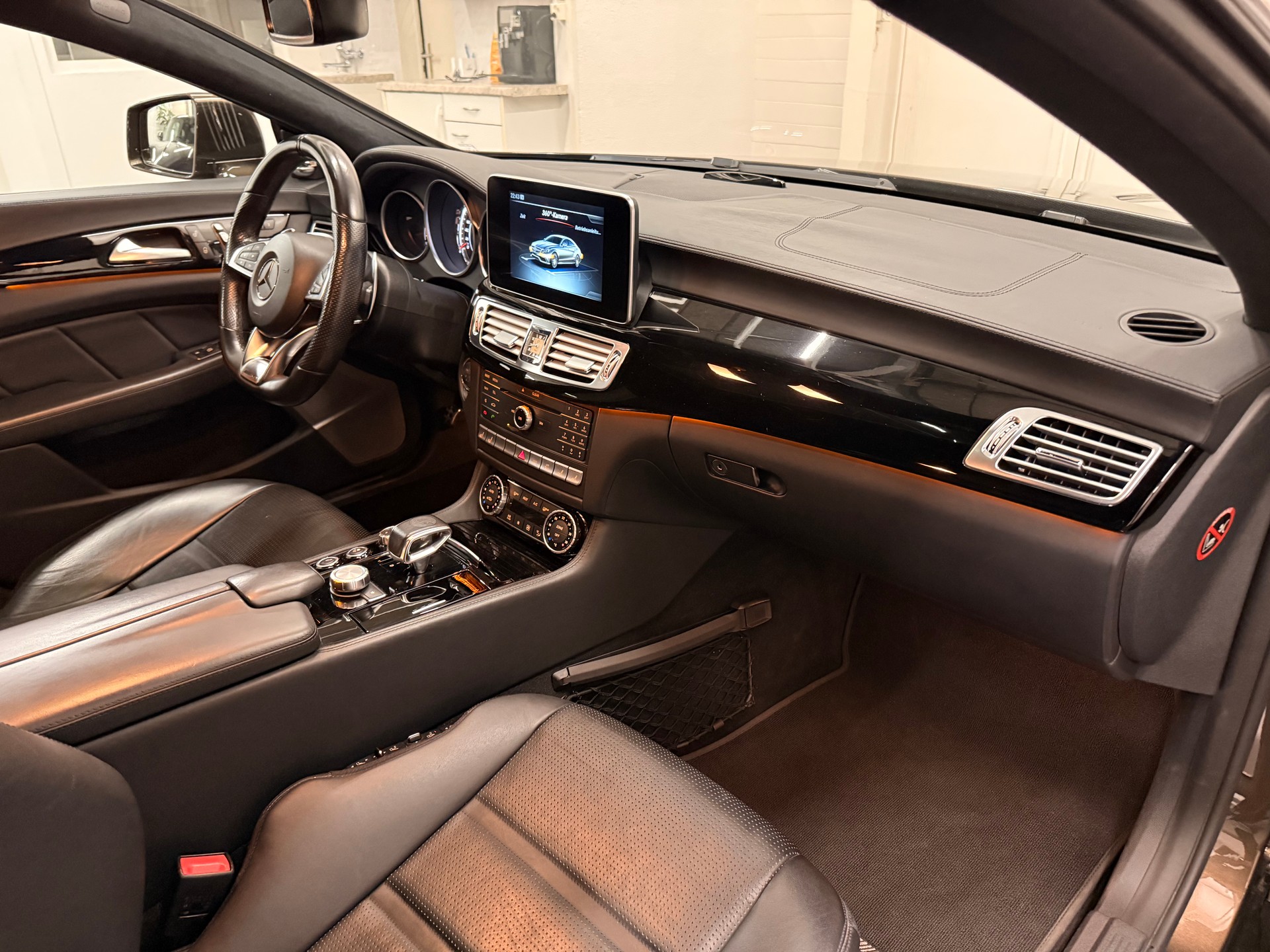 MERCEDES-BENZ CLS 63 AMG Speedshift MCT-image-6