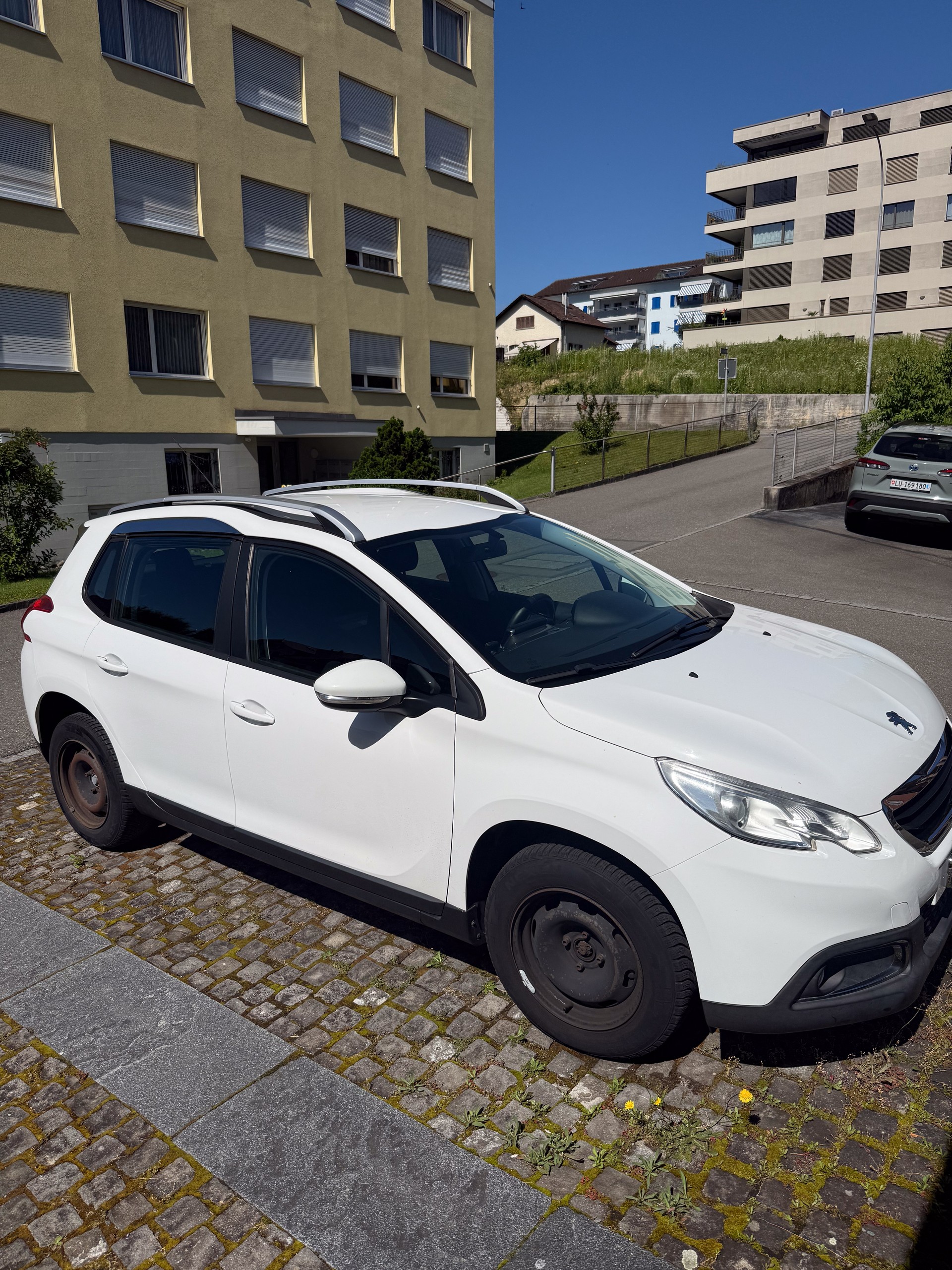 PEUGEOT 1.2 PureTech 110 Allure S/S-image-2
