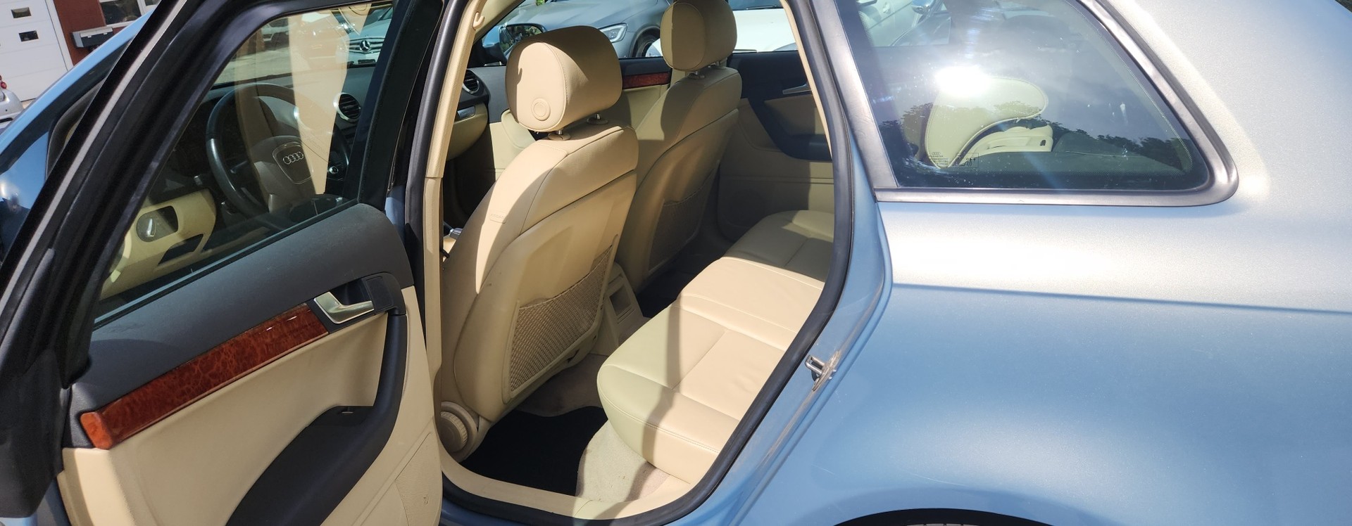 AUDI A3 Sportback 1.8 TFSI Ambition quattro-image-10