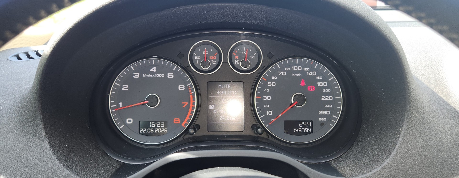 AUDI A3 Sportback 1.8 TFSI Ambition quattro-image-6