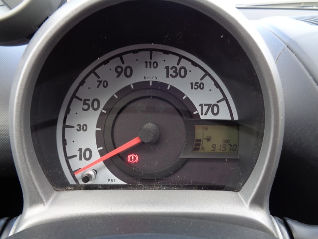 PEUGEOT 107 1.0 Active-image-8