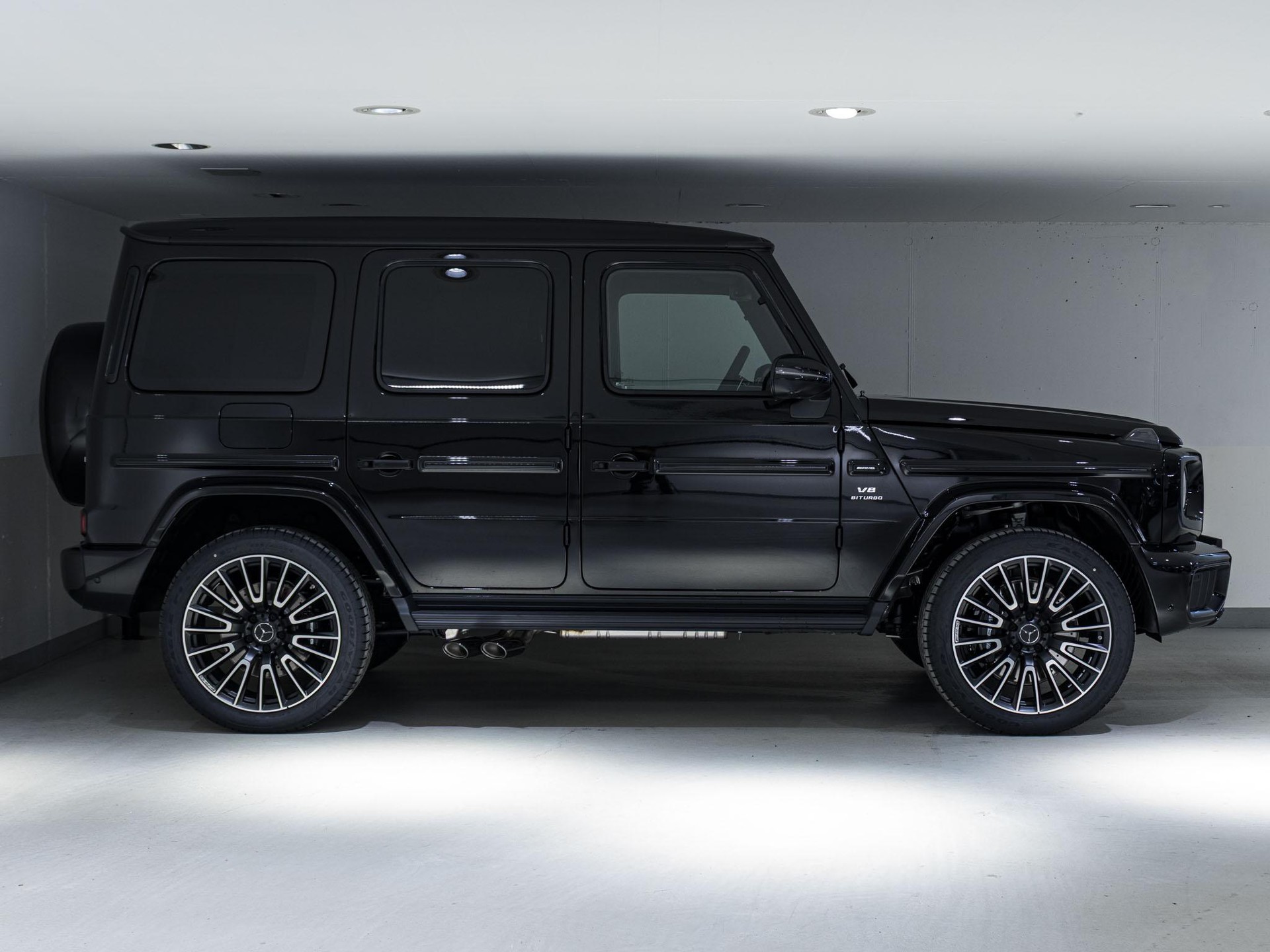 MERCEDES-BENZ G 63 AMG-image-1