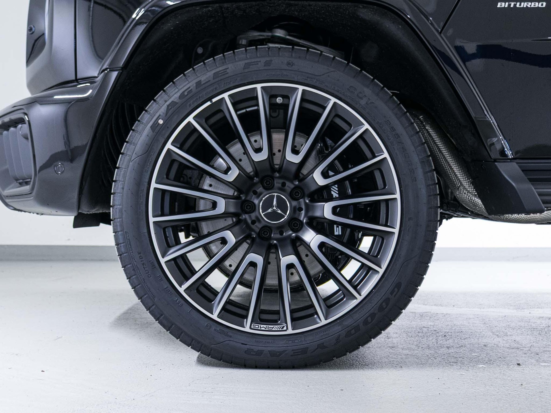 MERCEDES-BENZ G 63 AMG-image-14