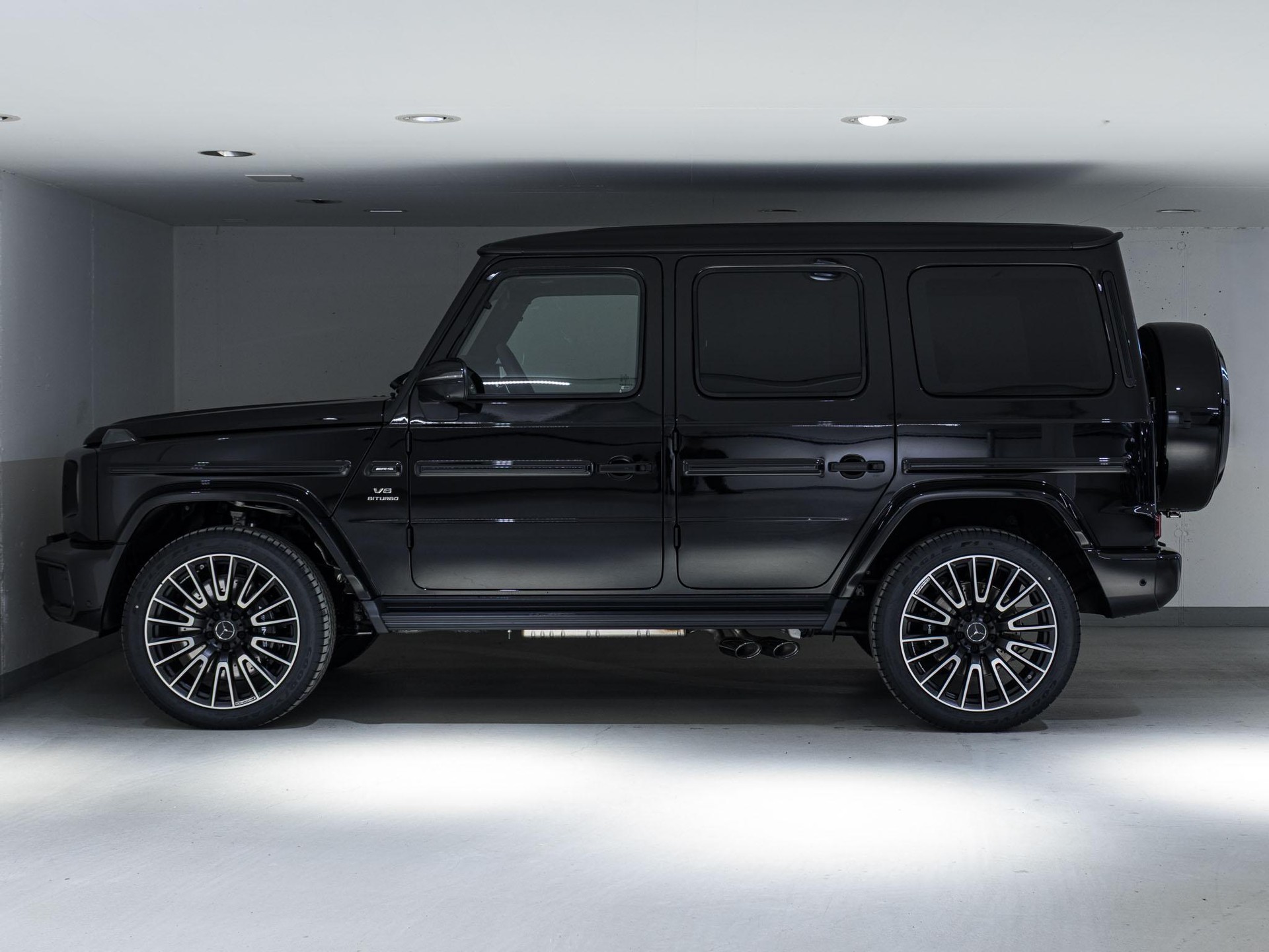 MERCEDES-BENZ G 63 AMG-image-4