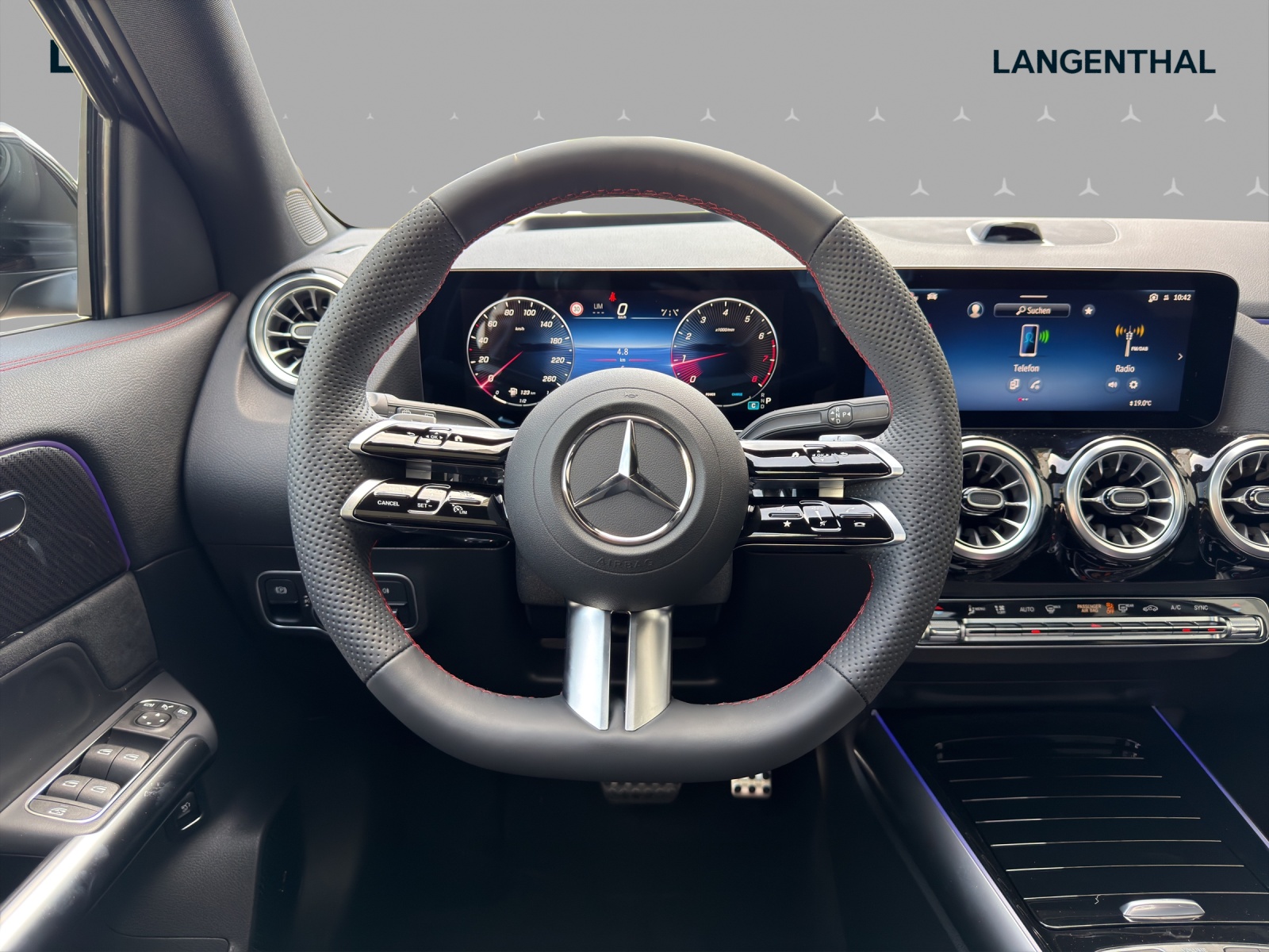 MERCEDES-BENZ GLA 250 4Matic 8G-DCT Swiss Star-image-9