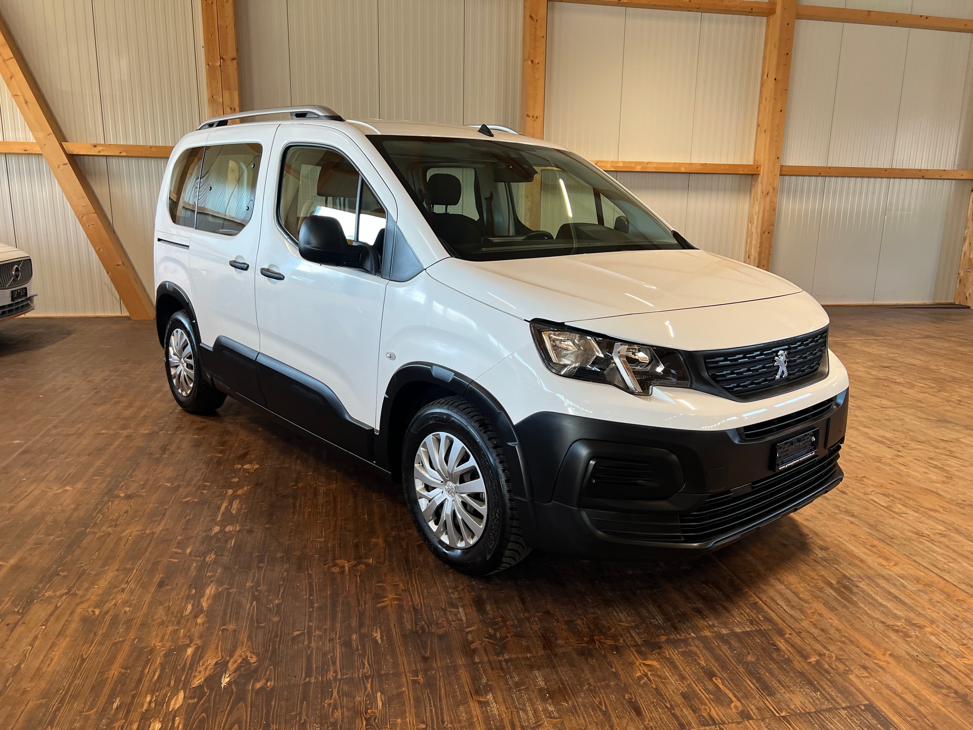 PEUGEOT Rifter 1.2 PureTech Allure-image-2