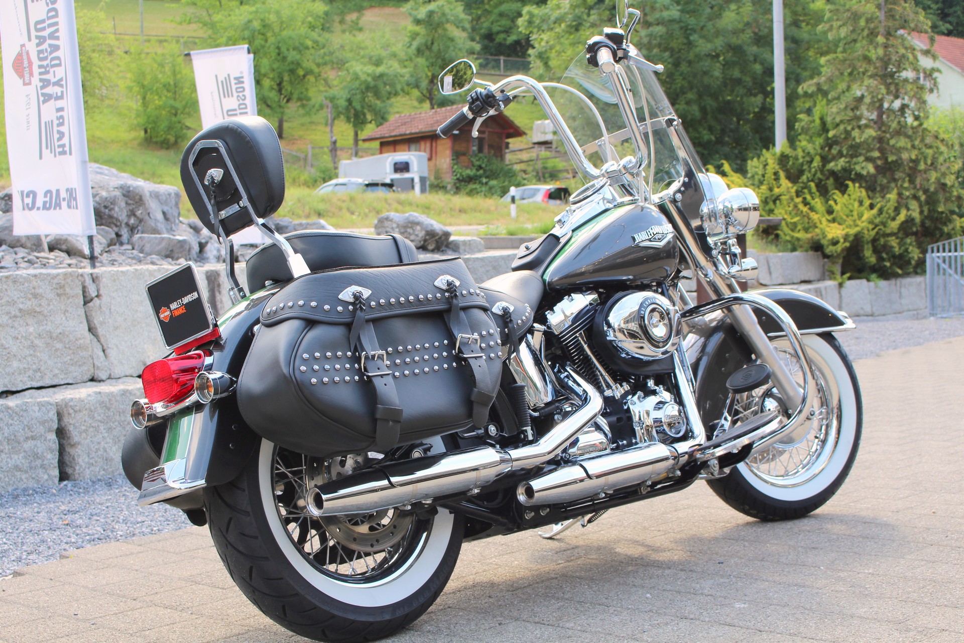 HARLEY-DAVIDSON FLSTC Softail Heritage Classic ABS-showroom-element-2