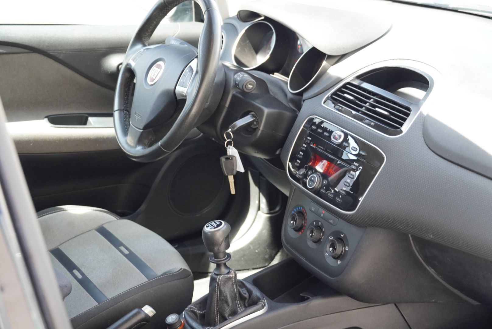 FIAT Punto Evo 1.4 16V Sporting-image-17