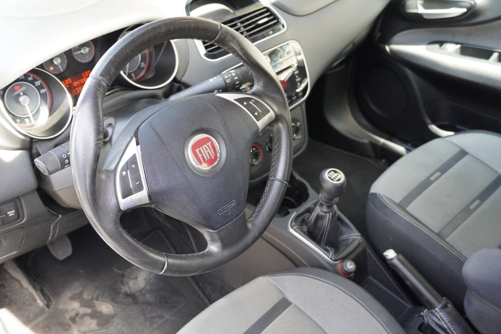 FIAT Punto Evo 1.4 16V Sporting-image-13