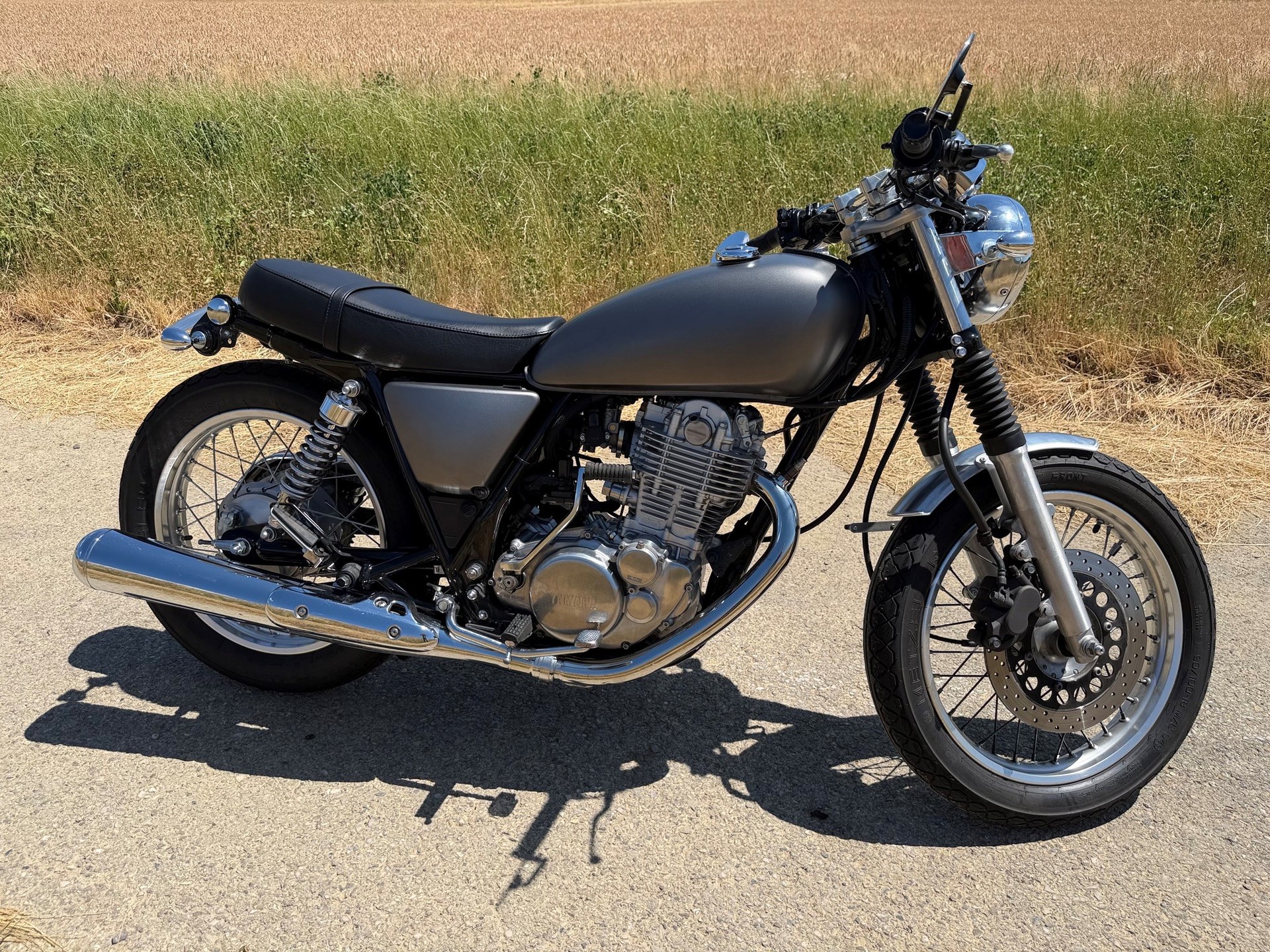 YAMAHA SR 400-image-1