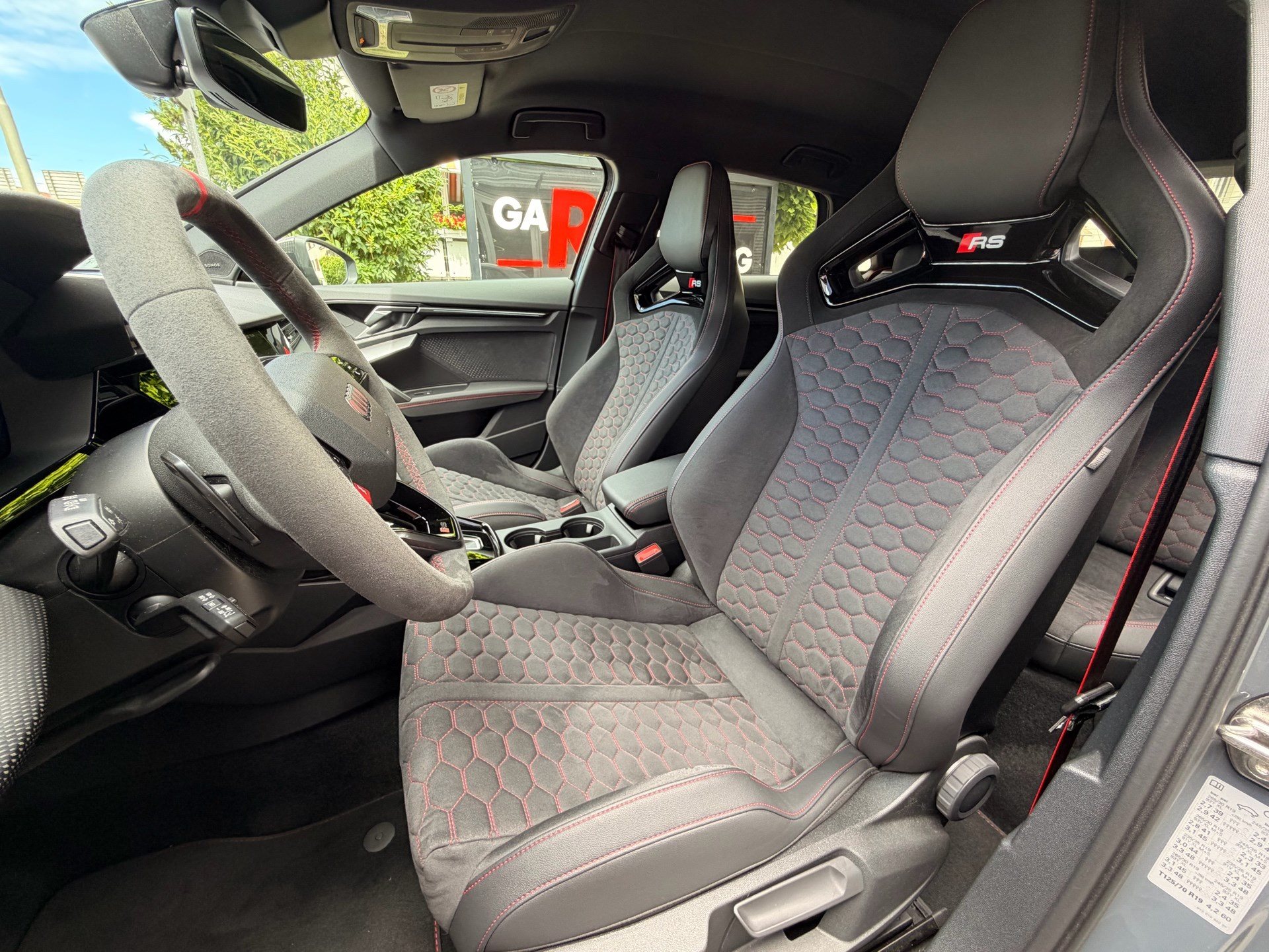 AUDI RS3 SPORTBACK 2.5 400 PS TFSI QUATTRO *** RS SCHALENSITZE ***-image-8