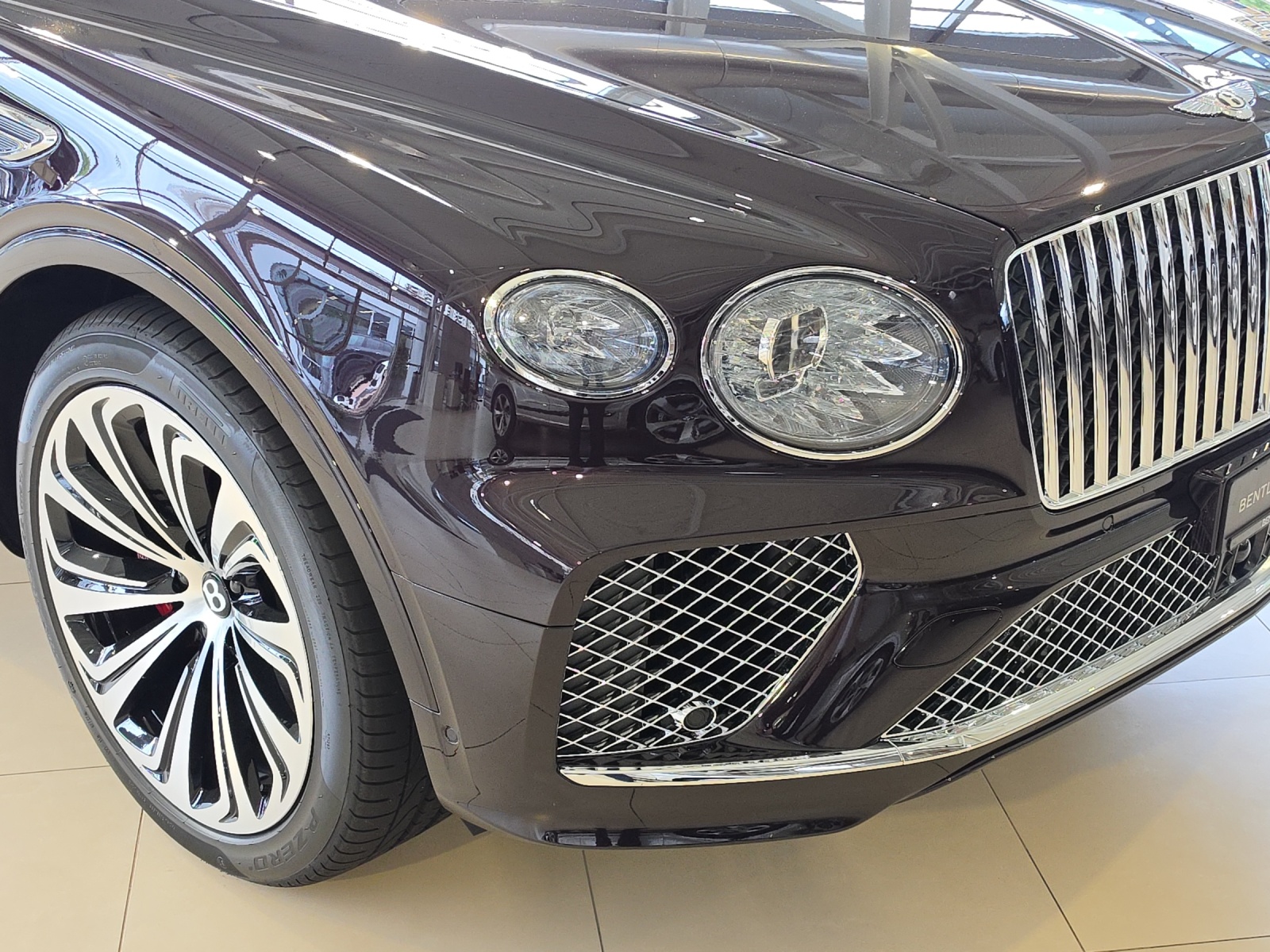 BENTLEY Bentayga Azure-image-18